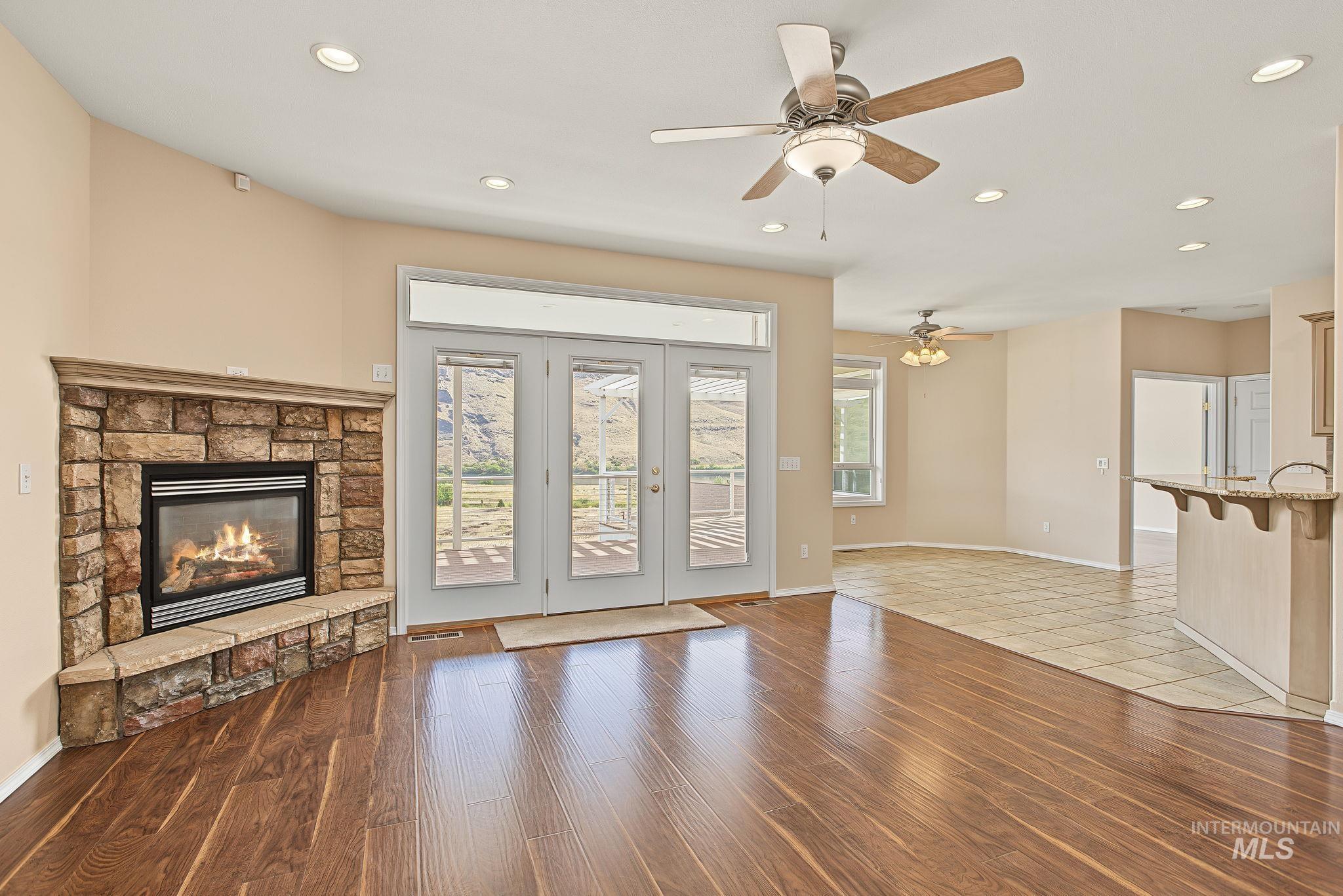 33 Riverpointe Dr., Asotin, Washington 99402, 3 Bedrooms, 2 Bathrooms, Residential For Sale, Price $599,500,MLS 98999244