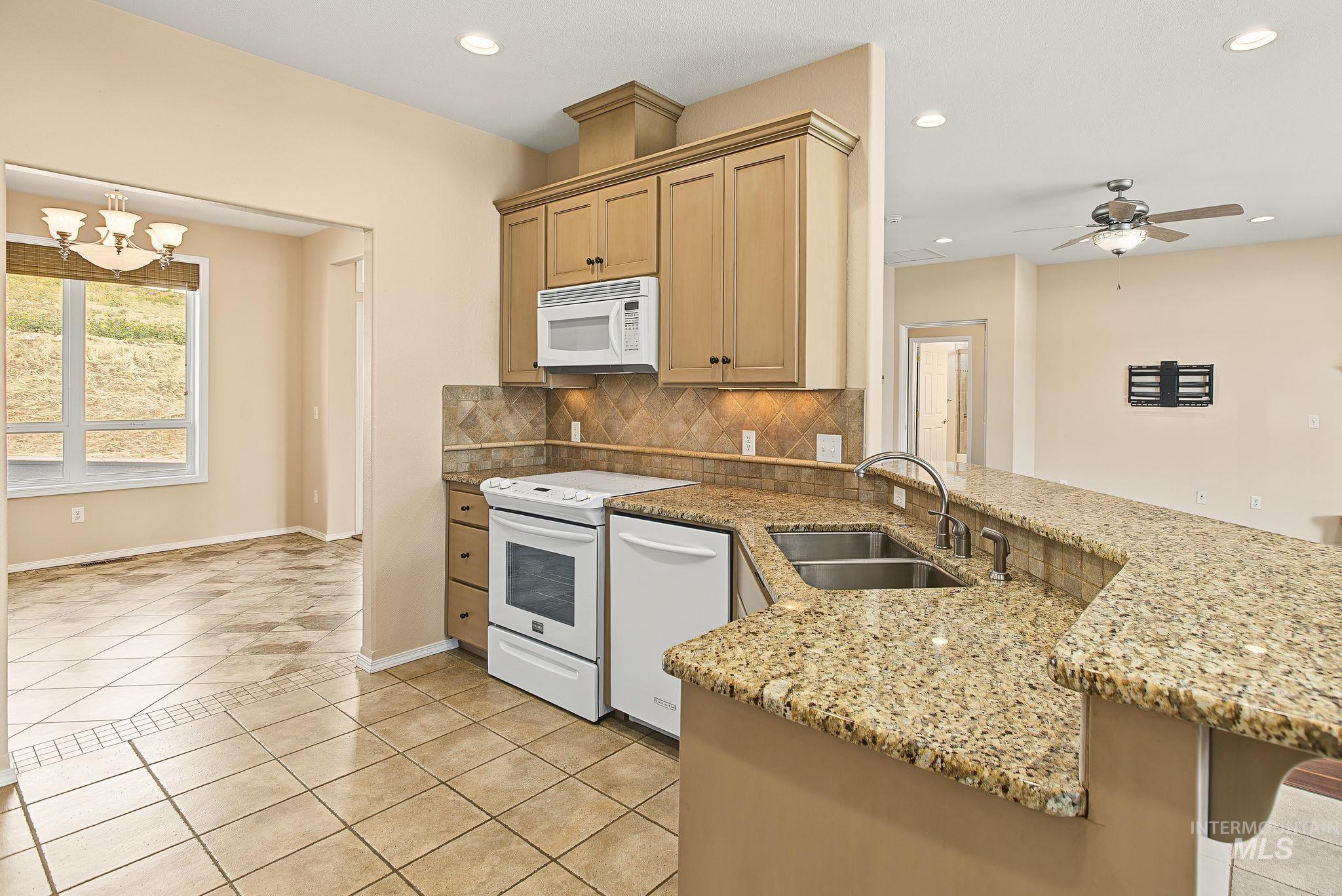 33 Riverpointe Dr., Asotin, Washington 99402, 3 Bedrooms, 2 Bathrooms, Residential For Sale, Price $599,500,MLS 98999244
