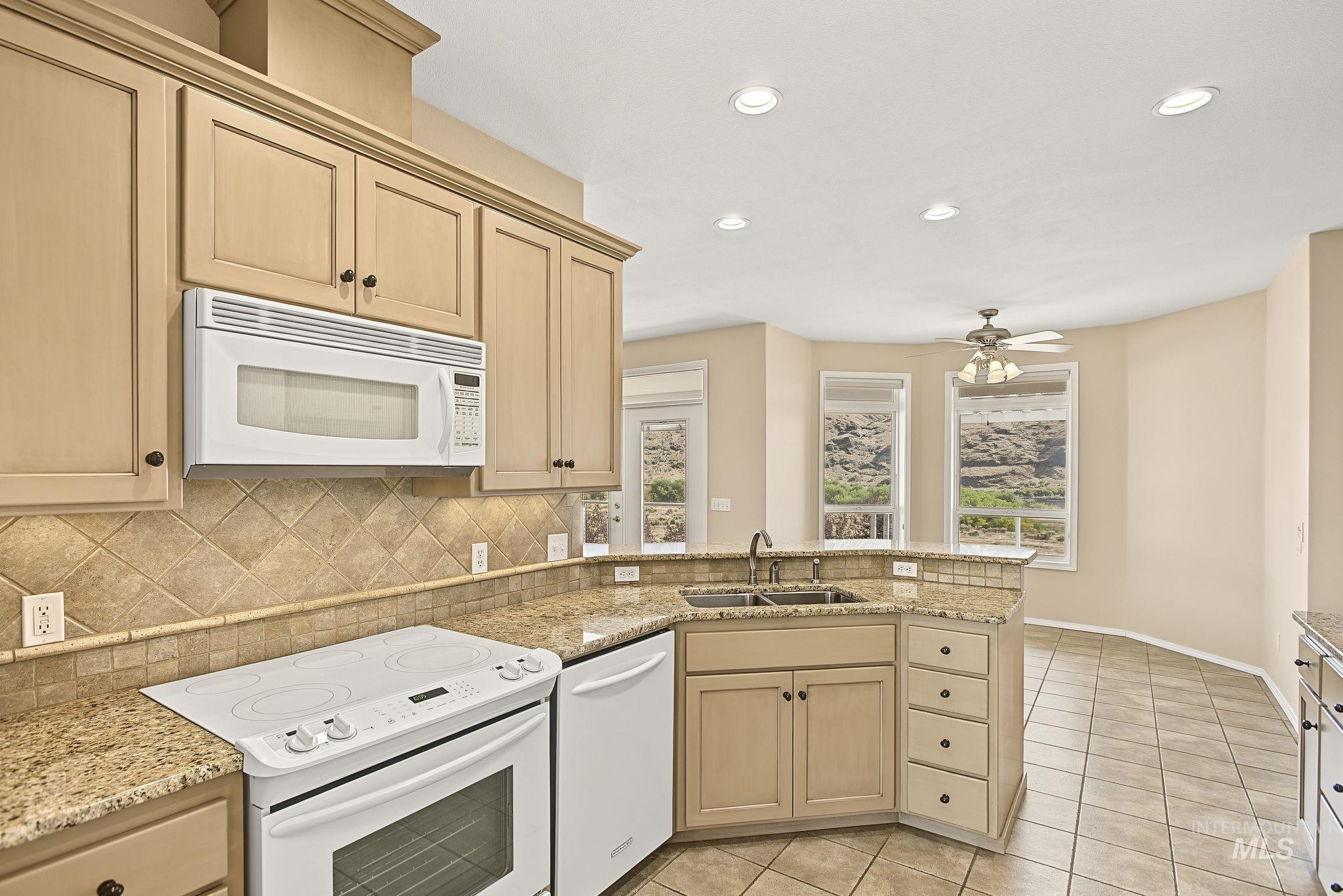 33 Riverpointe Dr., Asotin, Washington 99402, 3 Bedrooms, 2 Bathrooms, Residential For Sale, Price $599,500,MLS 98999244