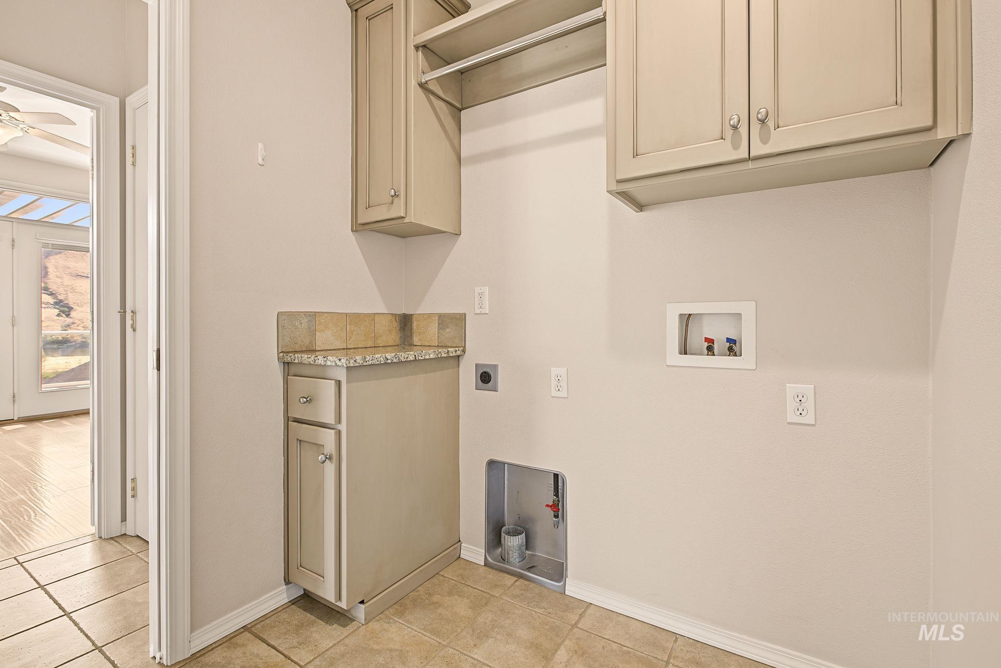 33 Riverpointe Dr., Asotin, Washington 99402, 3 Bedrooms, 2 Bathrooms, Residential For Sale, Price $599,500,MLS 98999244