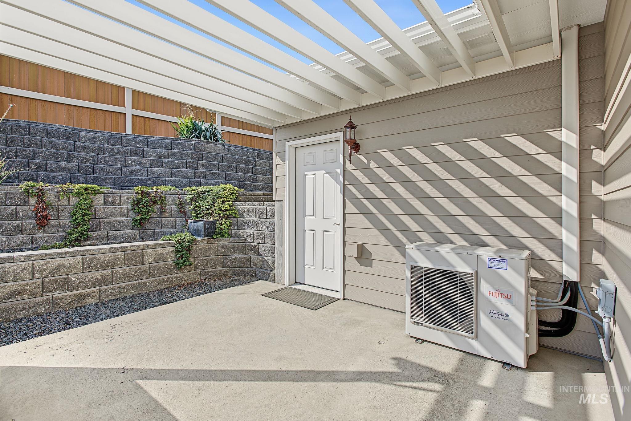 33 Riverpointe Dr., Asotin, Washington 99402, 3 Bedrooms, 2 Bathrooms, Residential For Sale, Price $599,500,MLS 98999244