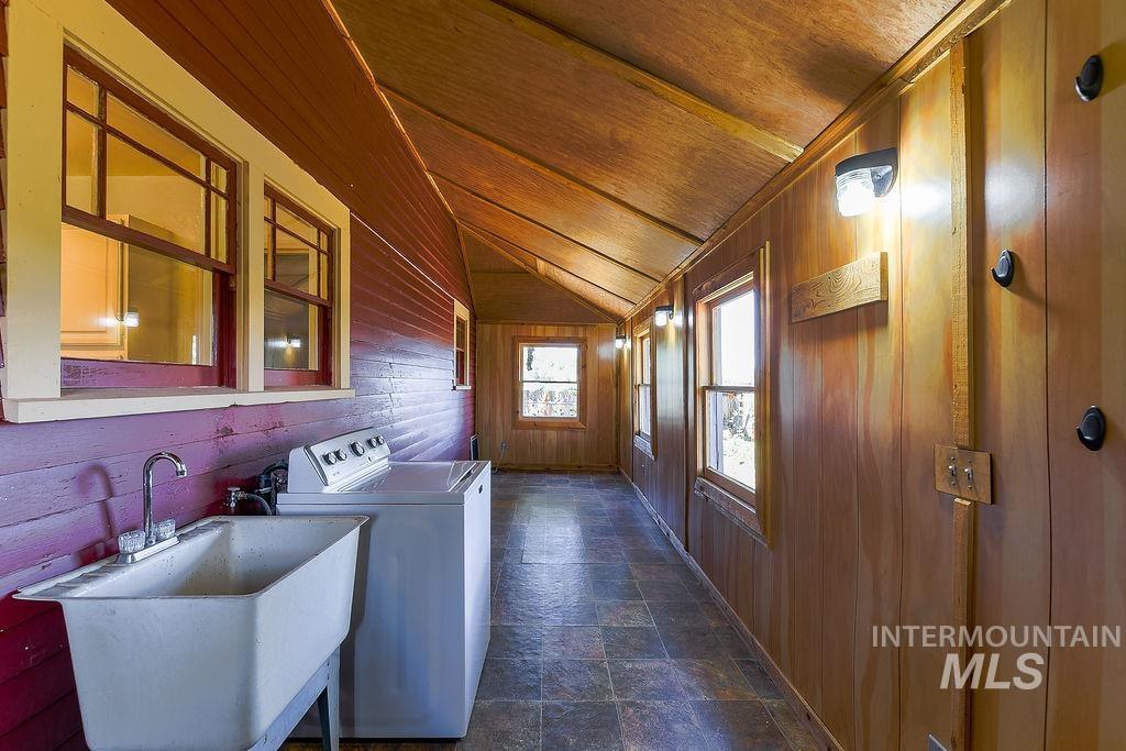1670 Flannigan Crk Rd, Potlatch, Idaho 83855, 3 Bedrooms, 2 Bathrooms, Residential For Sale, Price $529,000,MLS 98999246