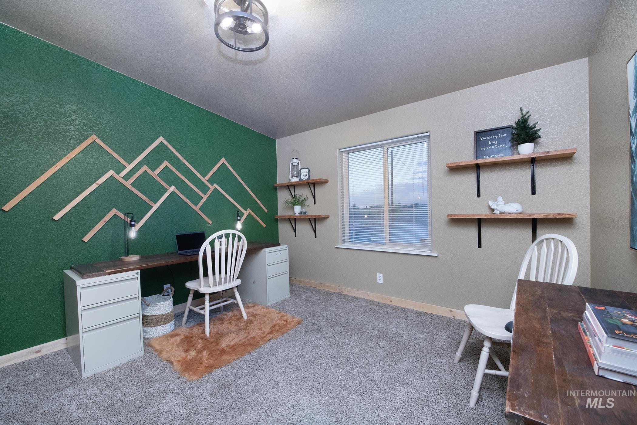 412 Foothill Drive, Ontario, Oregon 97914, 3 Bedrooms, 2 Bathrooms, Residential For Sale, Price $355,000,MLS 98999250
