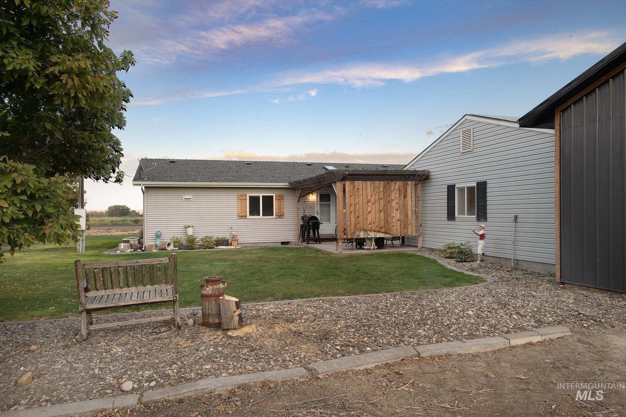 412 Foothill Drive, Ontario, Oregon 97914, 3 Bedrooms, 2 Bathrooms, Residential For Sale, Price $355,000,MLS 98999250