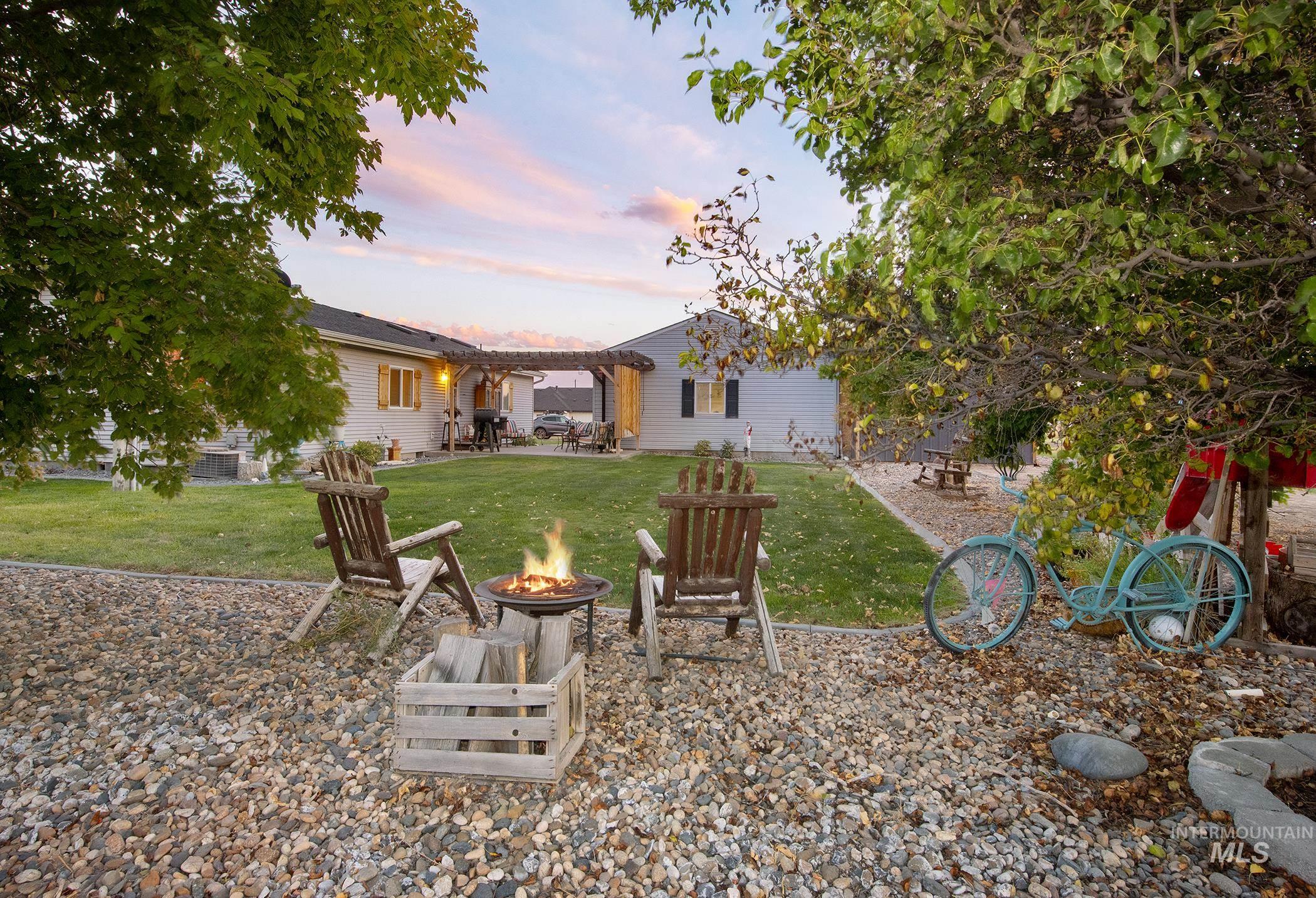 412 Foothill Drive, Ontario, Oregon 97914, 3 Bedrooms, 2 Bathrooms, Residential For Sale, Price $355,000,MLS 98999250