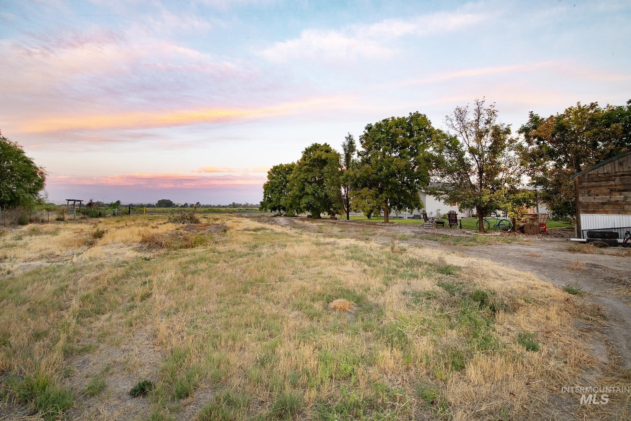 412 Foothill Drive, Ontario, Oregon 97914, 3 Bedrooms, 2 Bathrooms, Residential For Sale, Price $355,000,MLS 98999250