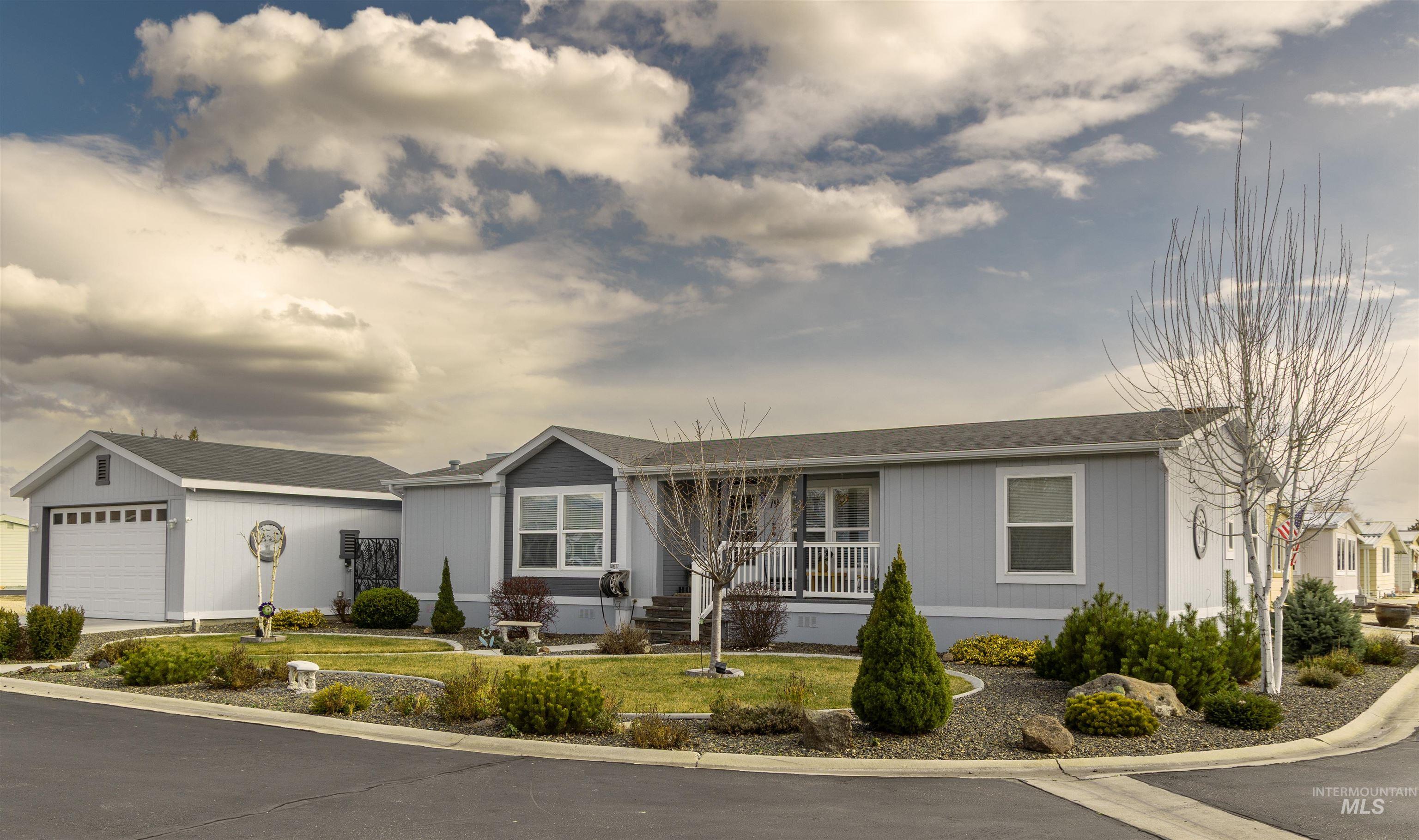 9390 W Ustick #19, Boise, Idaho 83704, 3 Bedrooms, 2 Bathrooms, Residential For Sale, Price $215,000,MLS 98999251