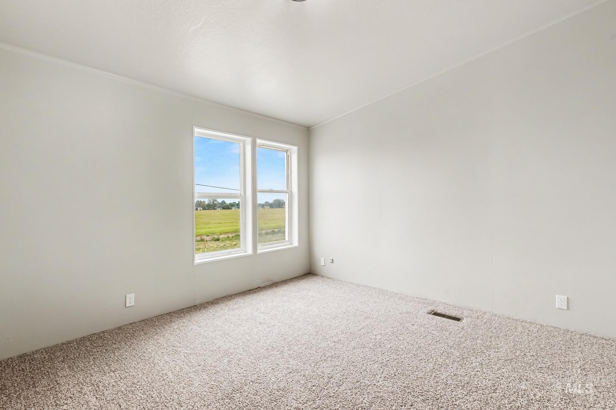 10563 Edgeway Dr, Middleton, Idaho 83644, 3 Bedrooms, 2 Bathrooms, Residential For Sale, Price $329,000,MLS 98999255