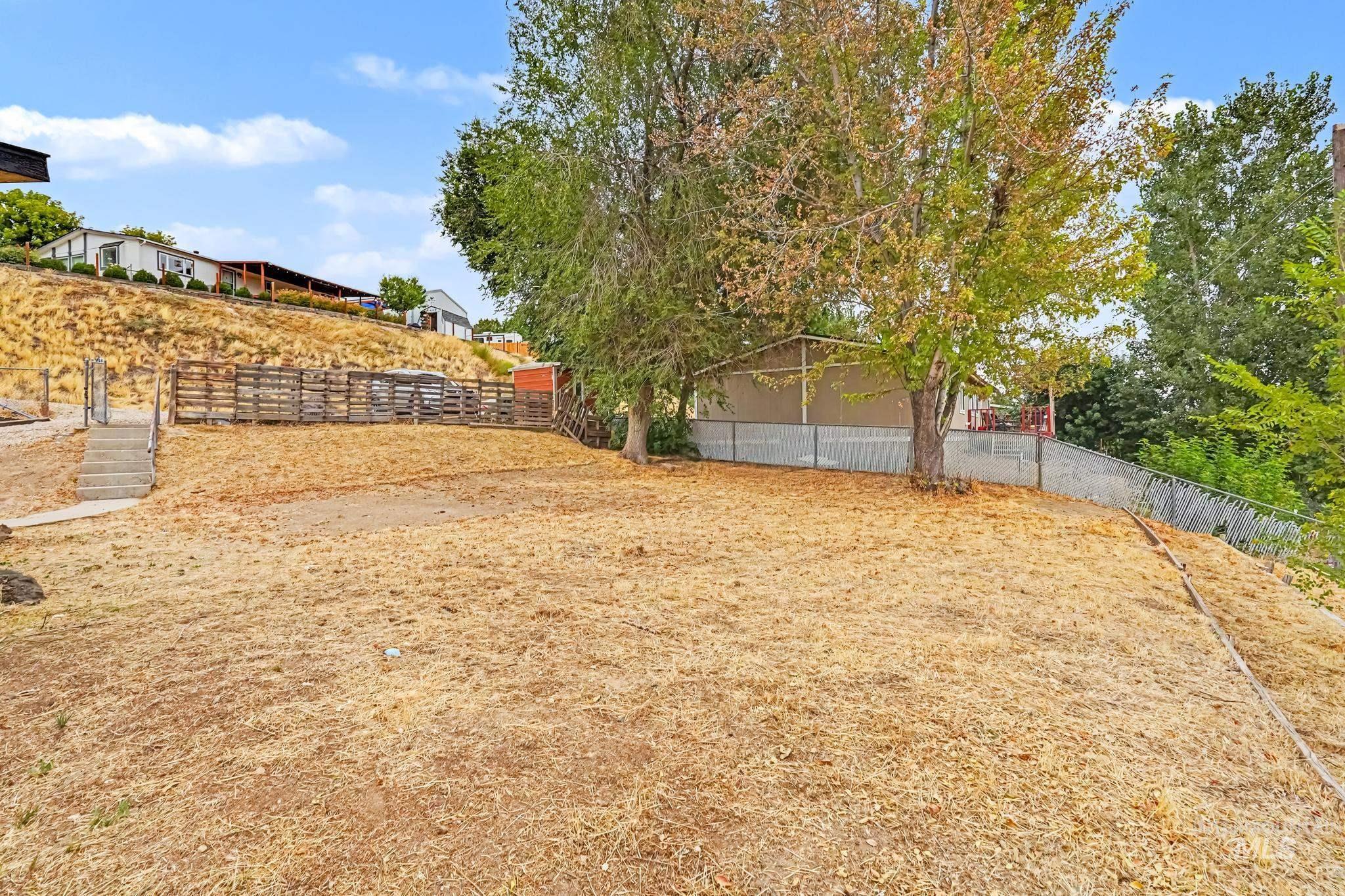 10563 Edgeway Dr, Middleton, Idaho 83644, 3 Bedrooms, 2 Bathrooms, Residential For Sale, Price $329,000,MLS 98999255