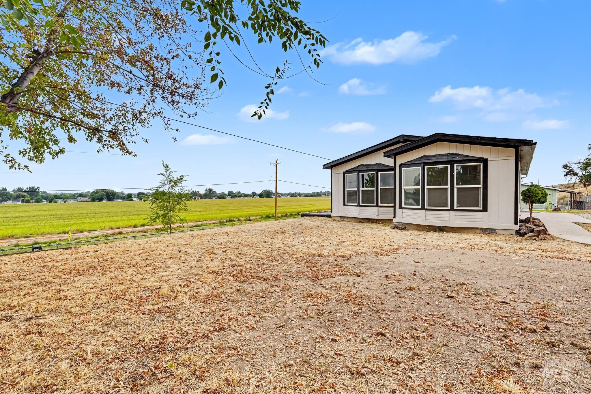 10563 Edgeway Dr, Middleton, Idaho 83644, 3 Bedrooms, 2 Bathrooms, Residential For Sale, Price $329,000,MLS 98999255