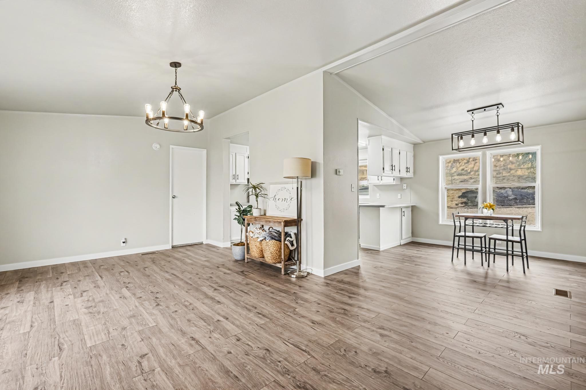 10563 Edgeway Dr, Middleton, Idaho 83644, 3 Bedrooms, 2 Bathrooms, Residential For Sale, Price $329,000,MLS 98999255