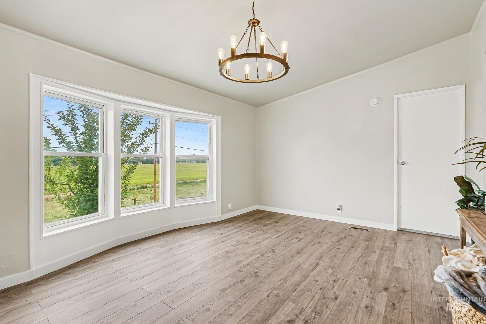 10563 Edgeway Dr, Middleton, Idaho 83644, 3 Bedrooms, 2 Bathrooms, Residential For Sale, Price $329,000,MLS 98999255