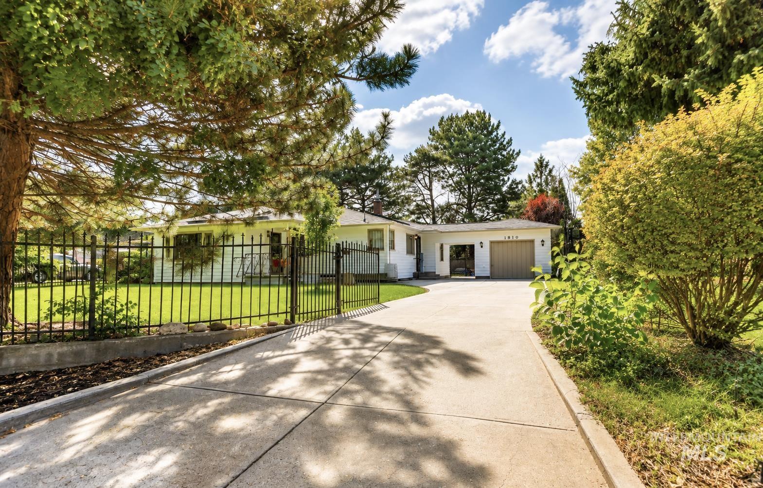 1810 Washington Ave, Caldwell, Idaho 83605, 5 Bedrooms, 2 Bathrooms, Residential For Sale, Price $475,000,MLS 98999259