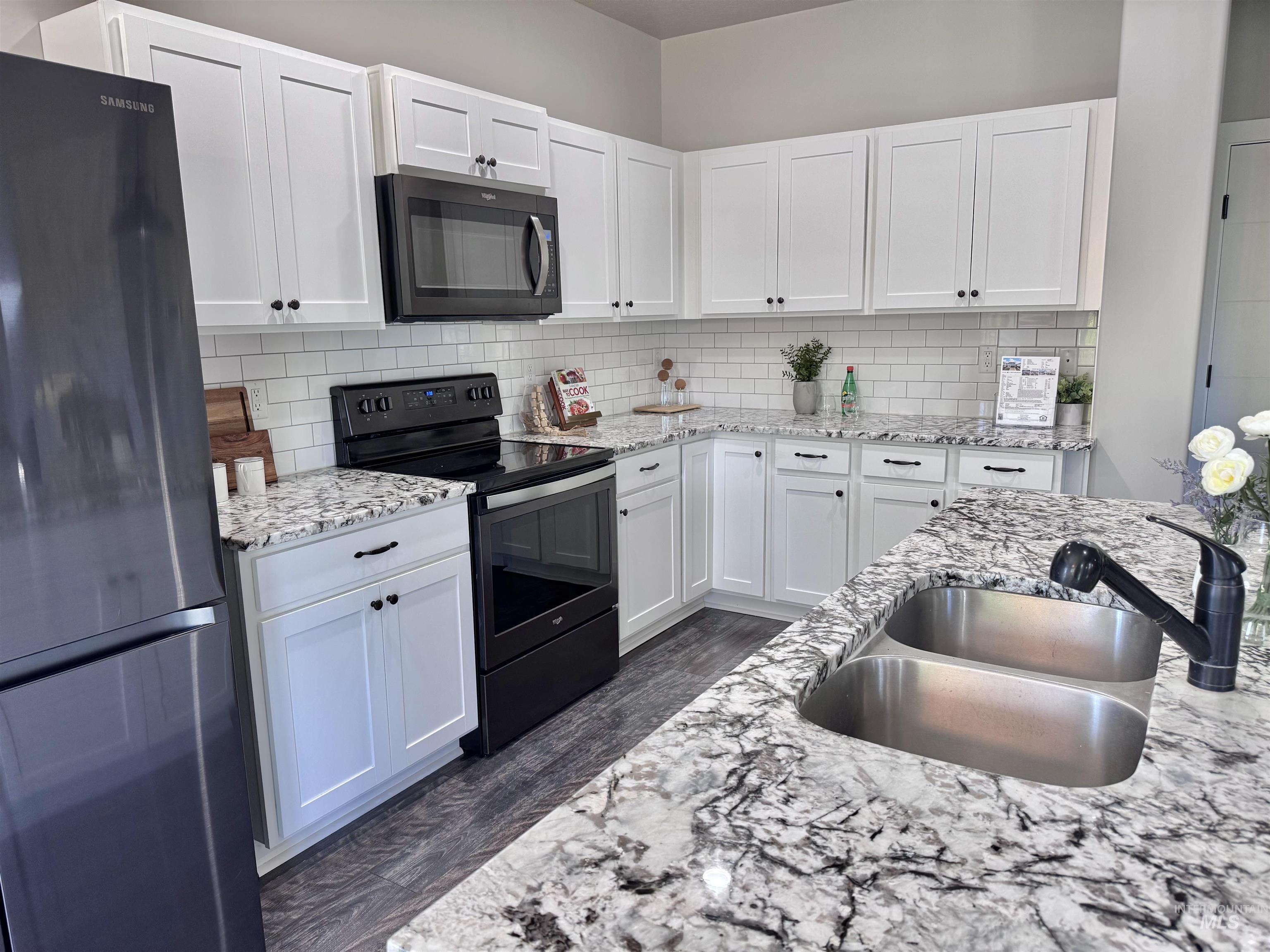 5657 W Song Sparrow St, Boise, Idaho 83714, 4 Bedrooms, 3 Bathrooms, Residential For Sale, Price $540,000,MLS 98999264