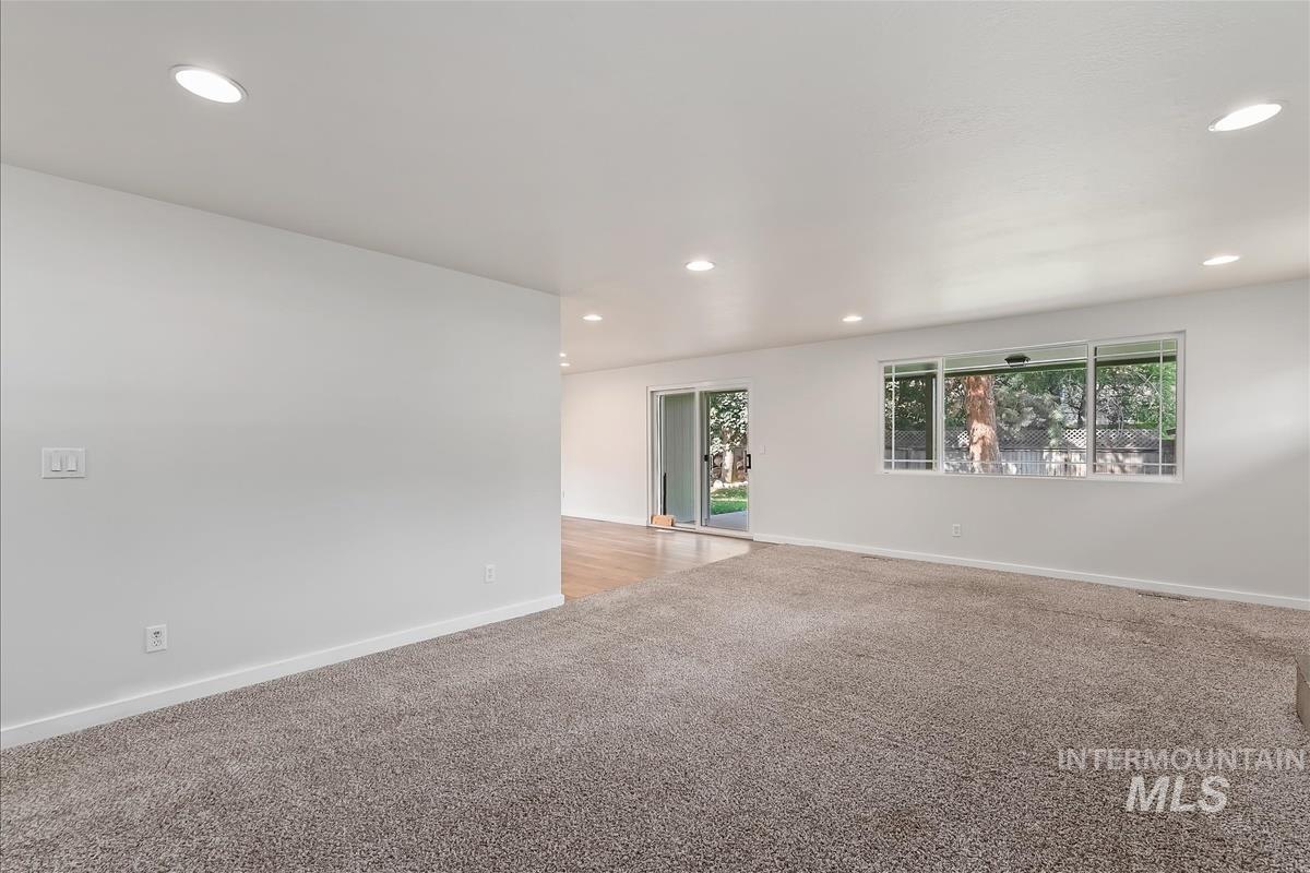 2068 S Crystal Way, Boise, Idaho 83706, 3 Bedrooms, 2 Bathrooms, Residential For Sale, Price $599,000,MLS 98999272