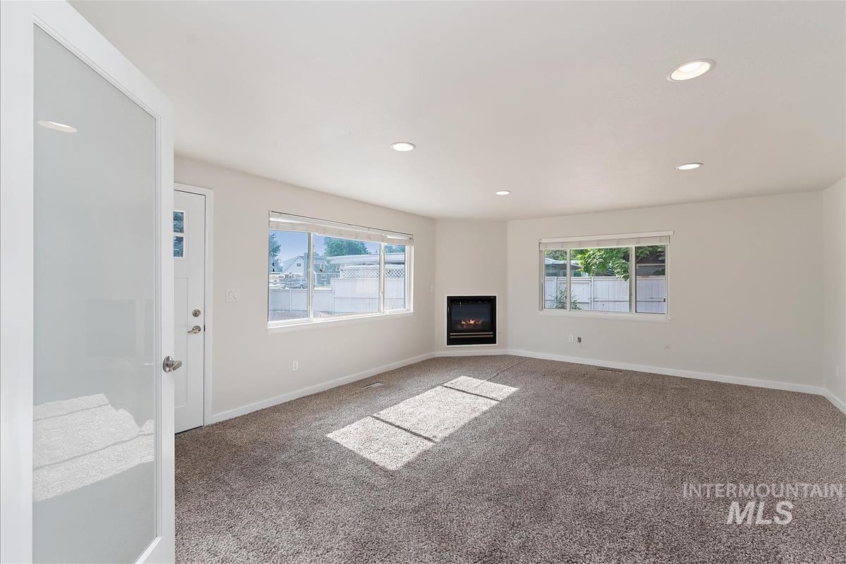 2068 S Crystal Way, Boise, Idaho 83706, 3 Bedrooms, 2 Bathrooms, Residential For Sale, Price $599,000,MLS 98999272