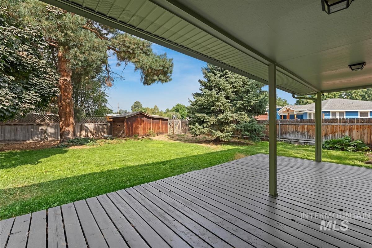 2068 S Crystal Way, Boise, Idaho 83706, 3 Bedrooms, 2 Bathrooms, Residential For Sale, Price $599,000,MLS 98999272