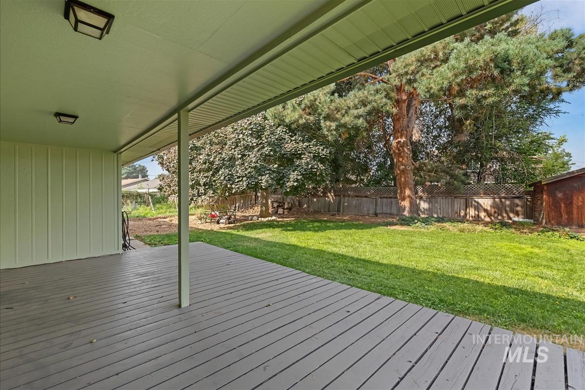 2068 S Crystal Way, Boise, Idaho 83706, 3 Bedrooms, 2 Bathrooms, Residential For Sale, Price $599,000,MLS 98999272