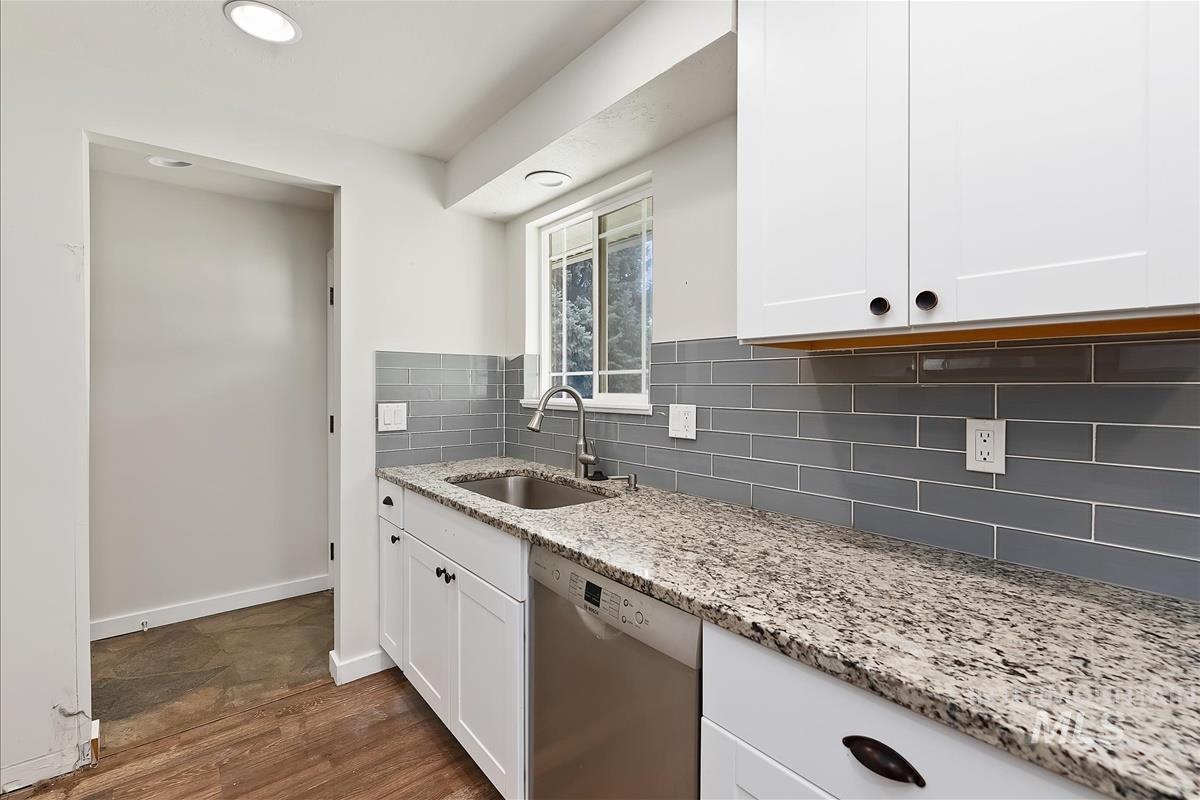 2068 S Crystal Way, Boise, Idaho 83706, 3 Bedrooms, 2 Bathrooms, Residential For Sale, Price $599,000,MLS 98999272