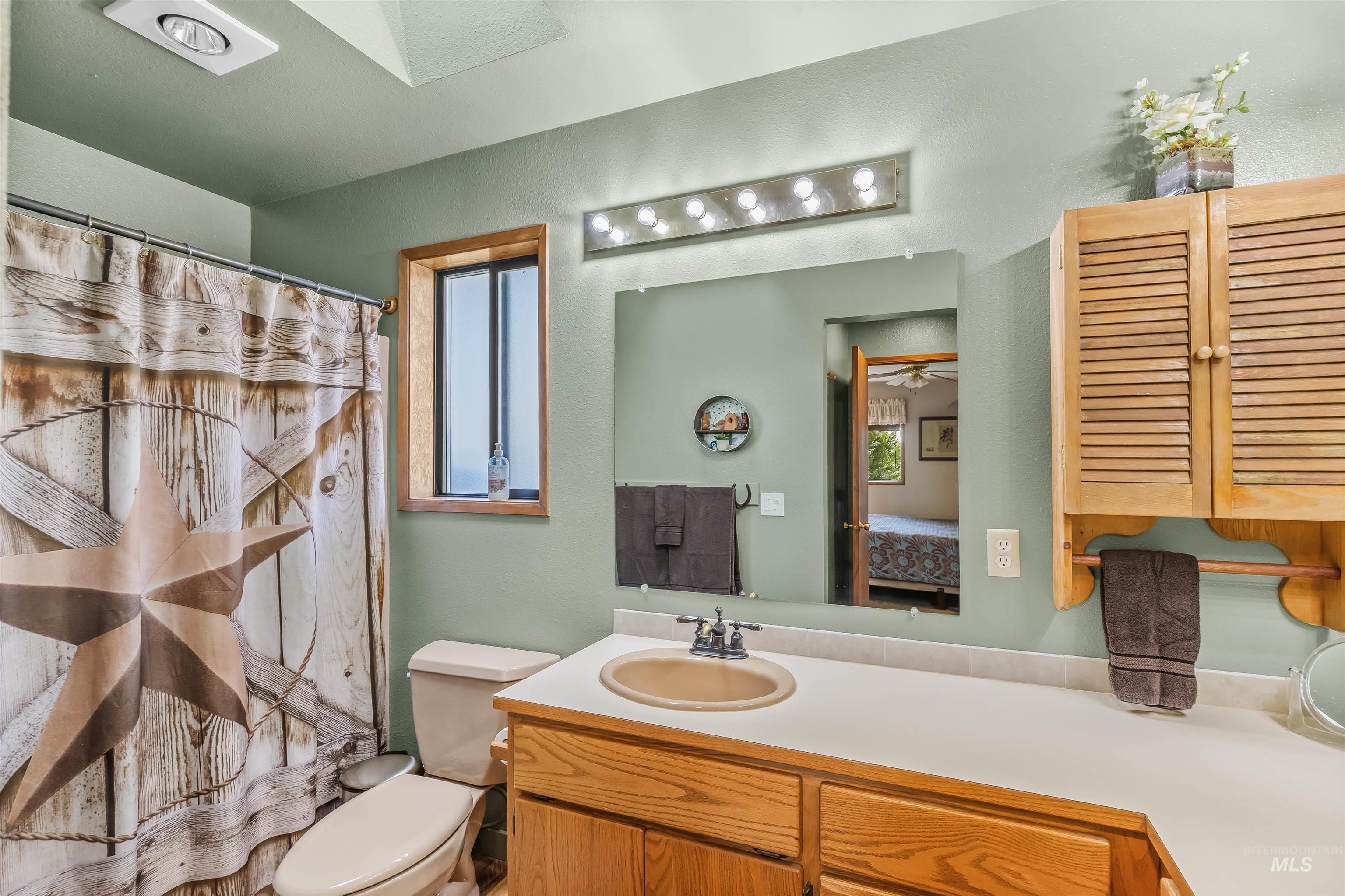 2036 Chukar Ln, Clarkston, Washington 99403, 5 Bedrooms, 4 Bathrooms, Residential For Sale, Price $799,999,MLS 98999273