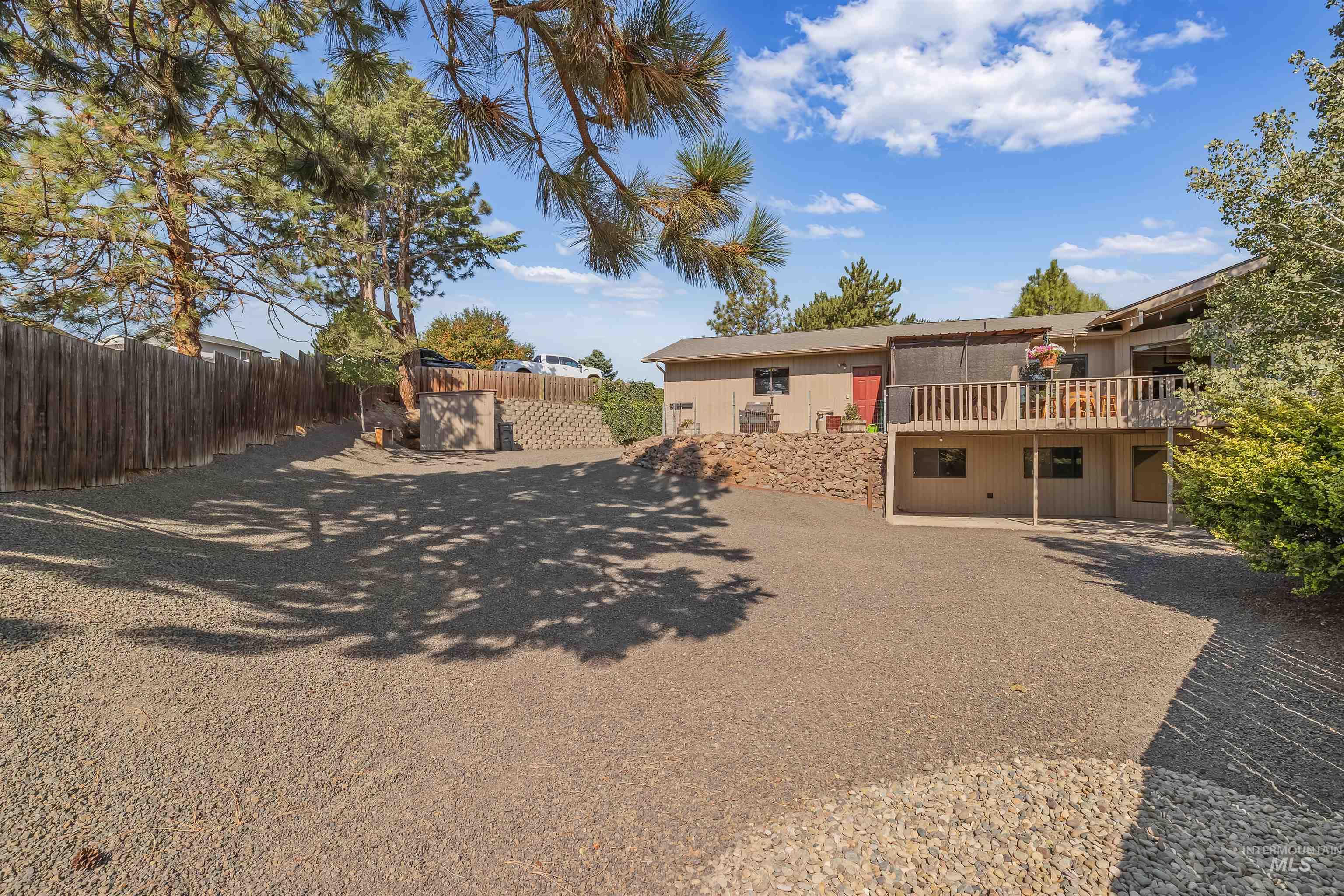2036 Chukar Ln, Clarkston, Washington 99403, 5 Bedrooms, 4 Bathrooms, Residential For Sale, Price $799,999,MLS 98999273