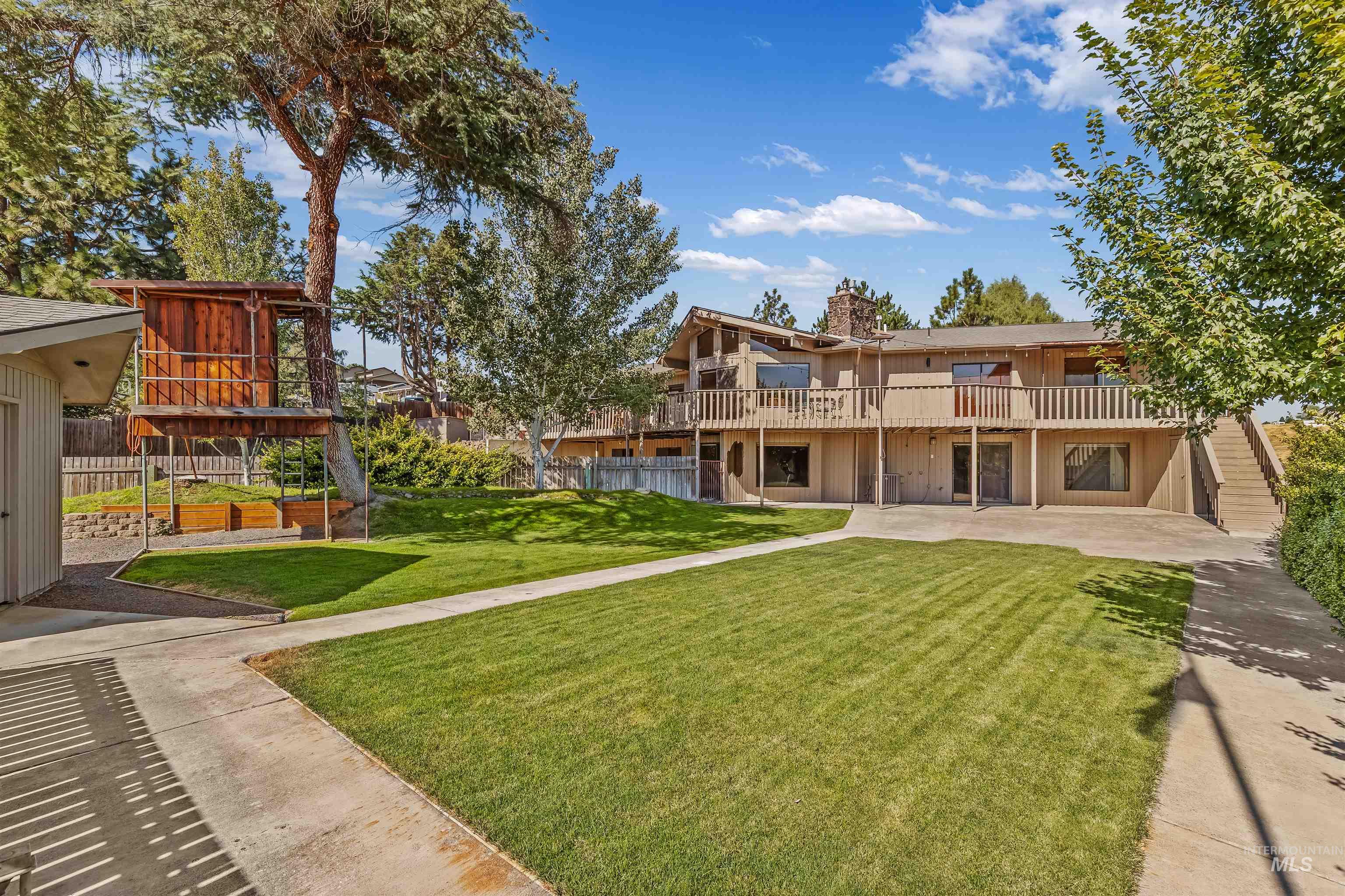 2036 Chukar Ln, Clarkston, Washington 99403, 5 Bedrooms, 4 Bathrooms, Residential For Sale, Price $799,999,MLS 98999273