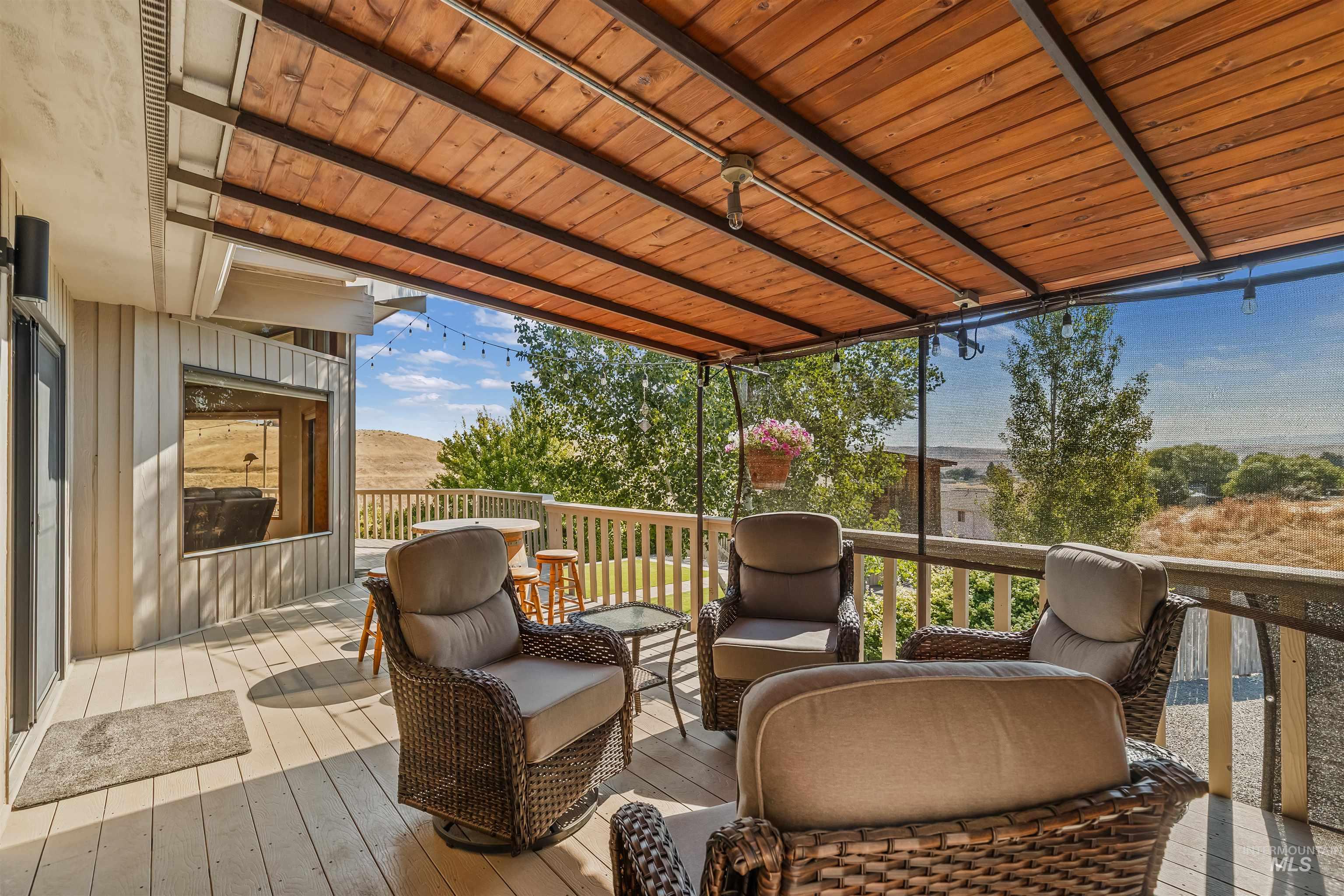 2036 Chukar Ln, Clarkston, Washington 99403, 5 Bedrooms, 4 Bathrooms, Residential For Sale, Price $799,999,MLS 98999273