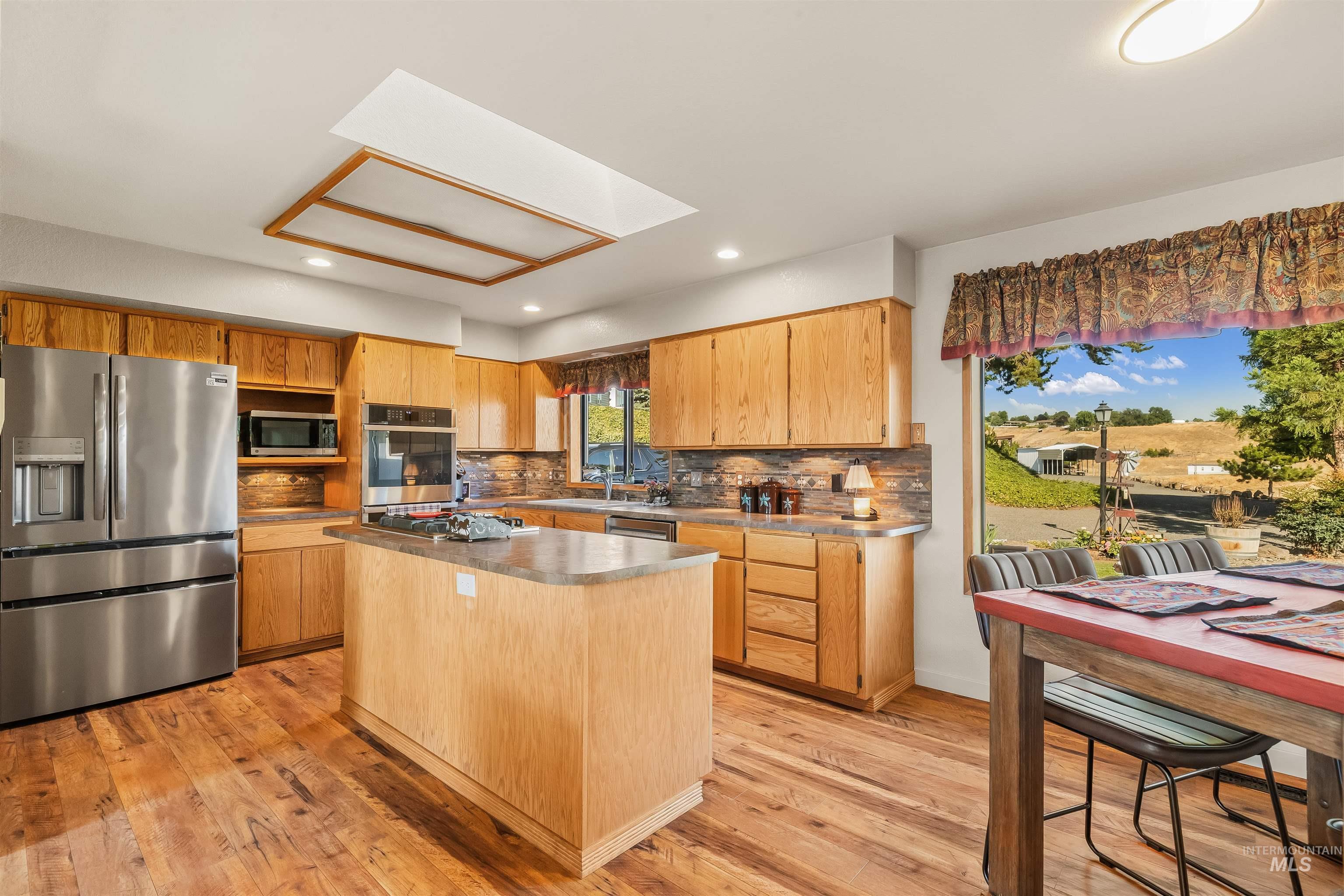 2036 Chukar Ln, Clarkston, Washington 99403, 5 Bedrooms, 4 Bathrooms, Residential For Sale, Price $799,999,MLS 98999273