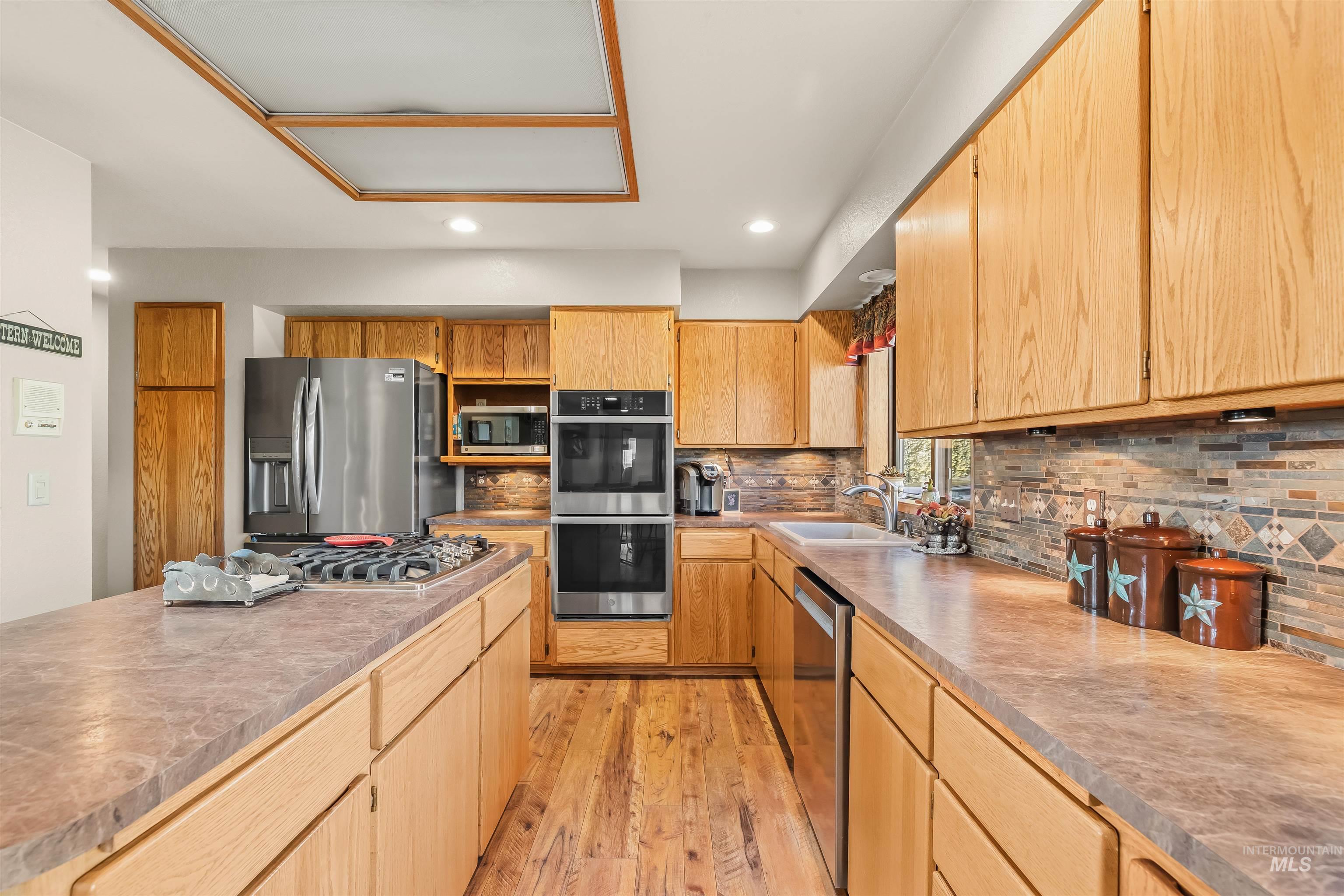 2036 Chukar Ln, Clarkston, Washington 99403, 5 Bedrooms, 4 Bathrooms, Residential For Sale, Price $799,999,MLS 98999273