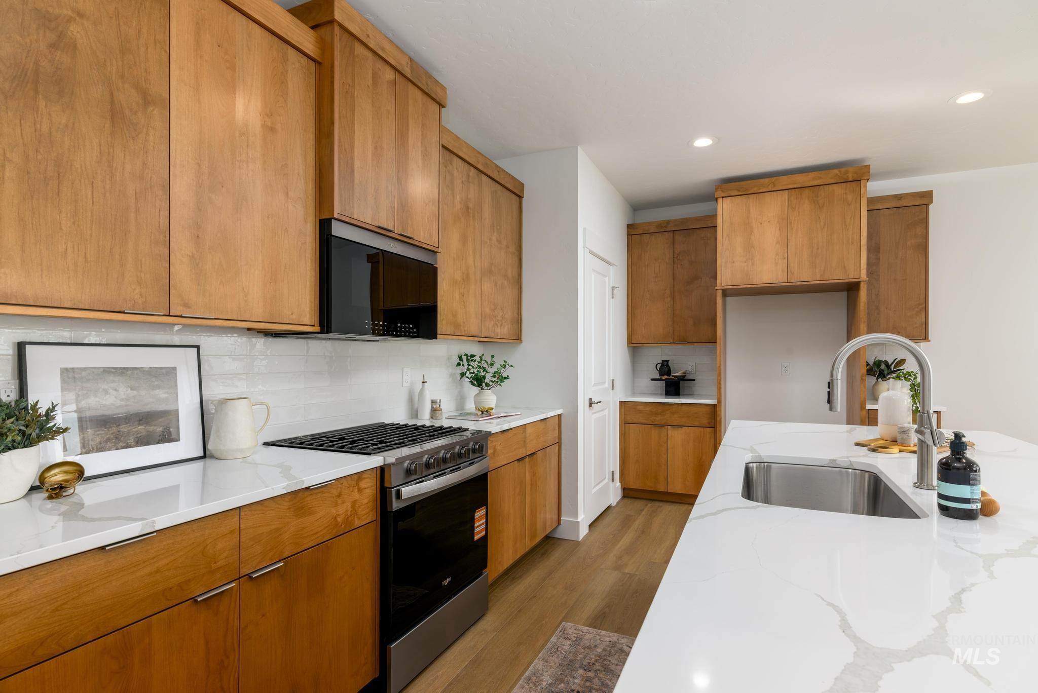 5986 W Snow Currant St, Meridian, Idaho 83646, 3 Bedrooms, 2 Bathrooms, Residential For Sale, Price $539,000,MLS 98999274