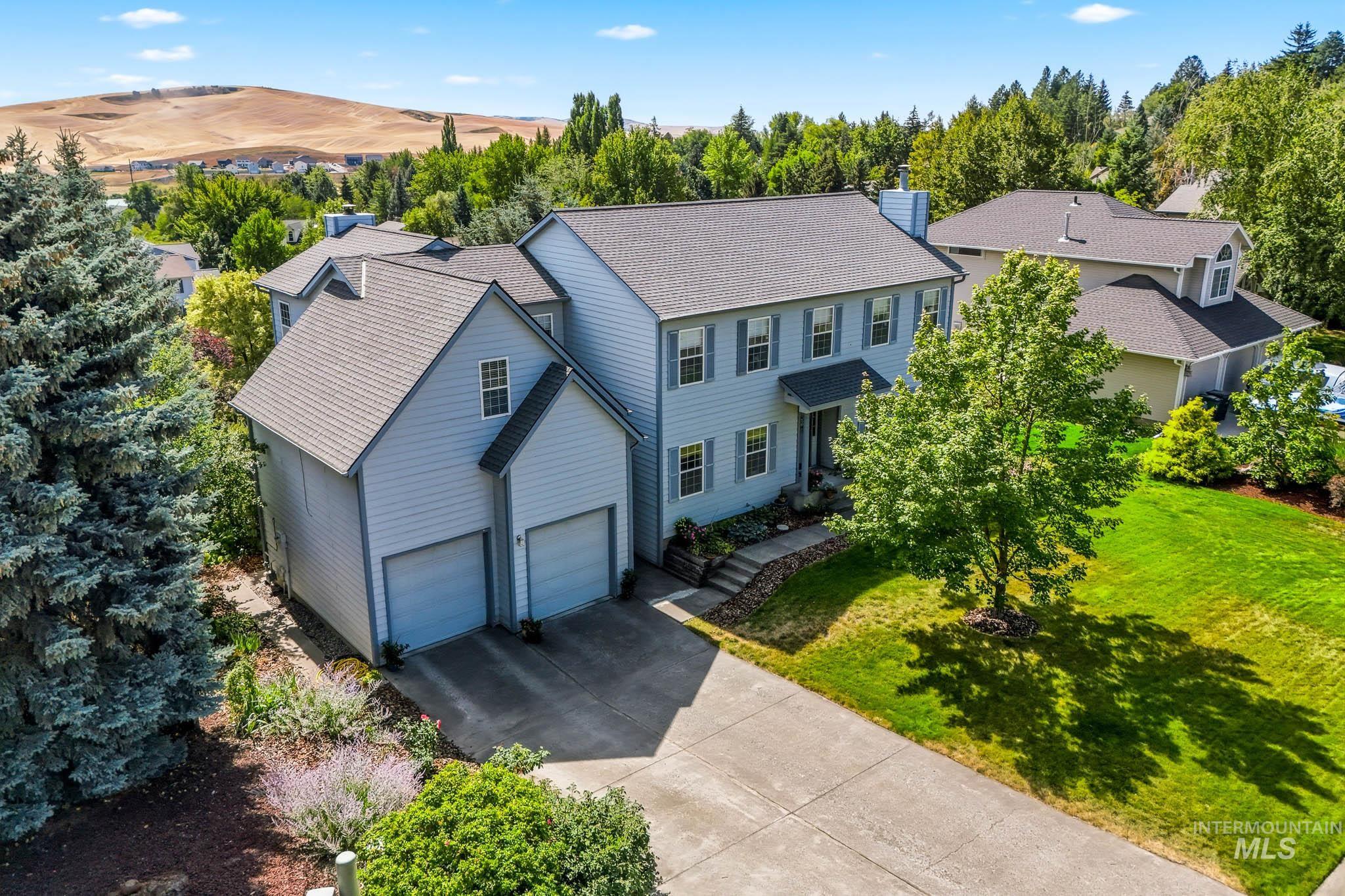 1672 Appaloosa Rd, Moscow, Idaho 83843, 5 Bedrooms, 3.5 Bathrooms, Residential For Sale, Price $720,000,MLS 98999278