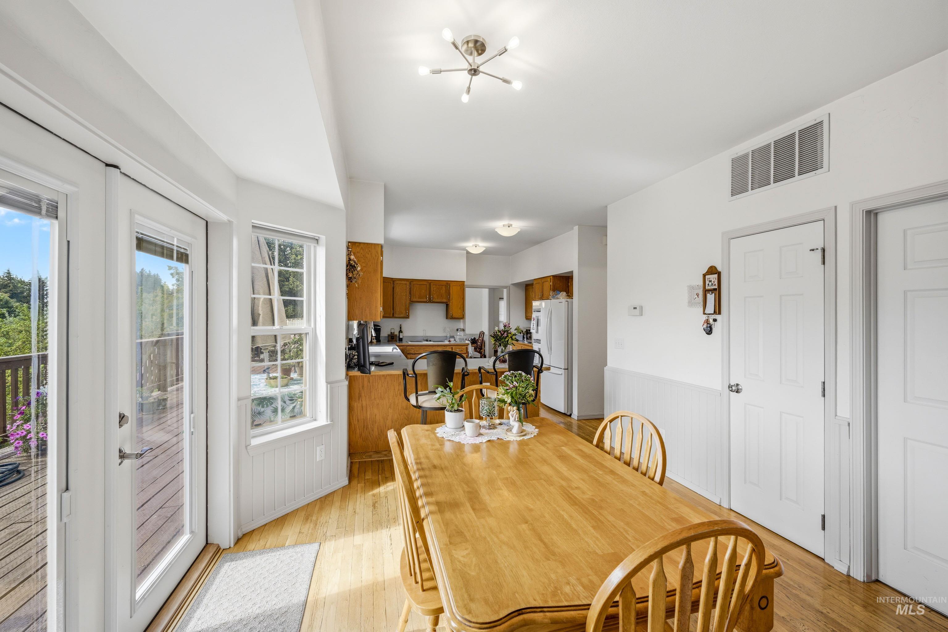 1672 Appaloosa Rd, Moscow, Idaho 83843, 5 Bedrooms, 3.5 Bathrooms, Residential For Sale, Price $720,000,MLS 98999278