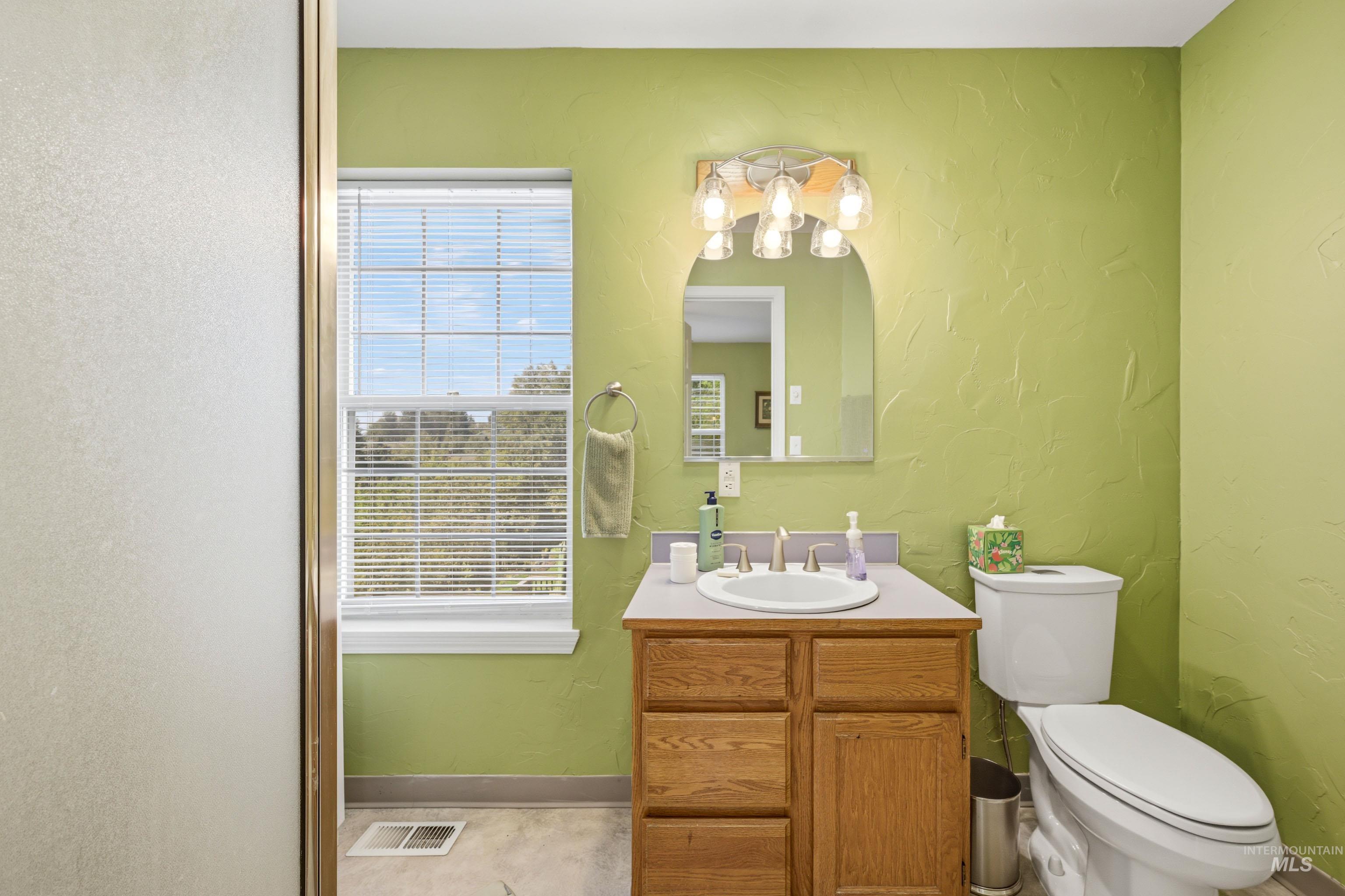 1672 Appaloosa Rd, Moscow, Idaho 83843, 5 Bedrooms, 3.5 Bathrooms, Residential For Sale, Price $720,000,MLS 98999278