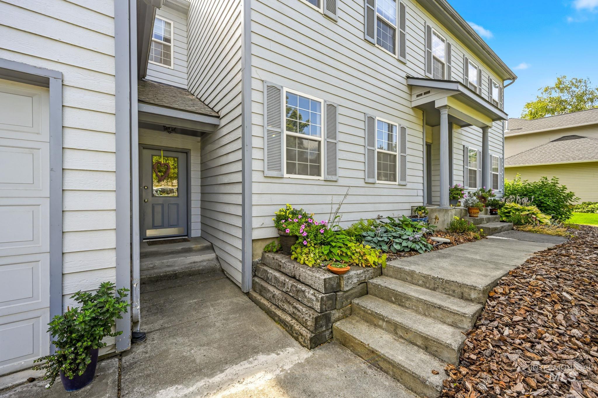 1672 Appaloosa Rd, Moscow, Idaho 83843, 5 Bedrooms, 3.5 Bathrooms, Residential For Sale, Price $720,000,MLS 98999278