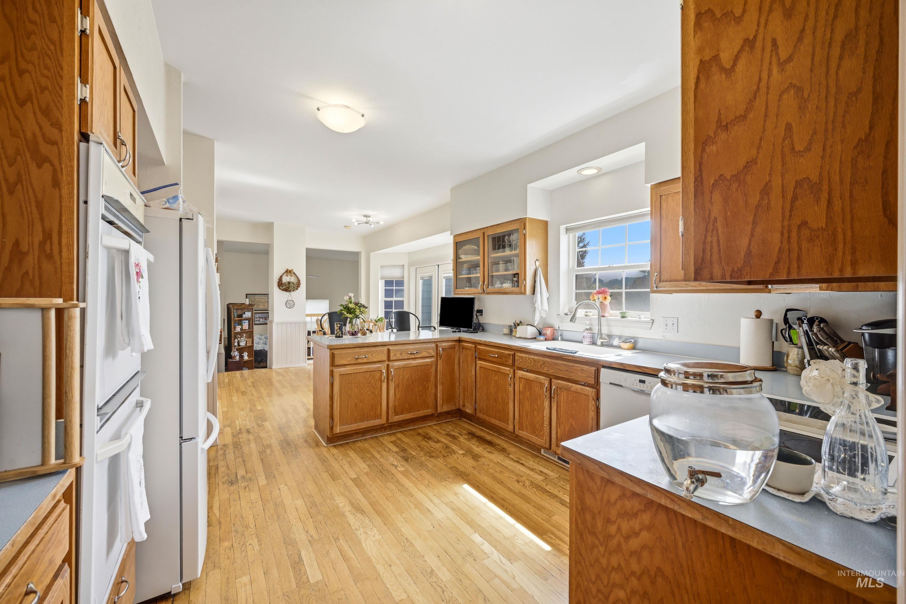 1672 Appaloosa Rd, Moscow, Idaho 83843, 5 Bedrooms, 3.5 Bathrooms, Residential For Sale, Price $720,000,MLS 98999278