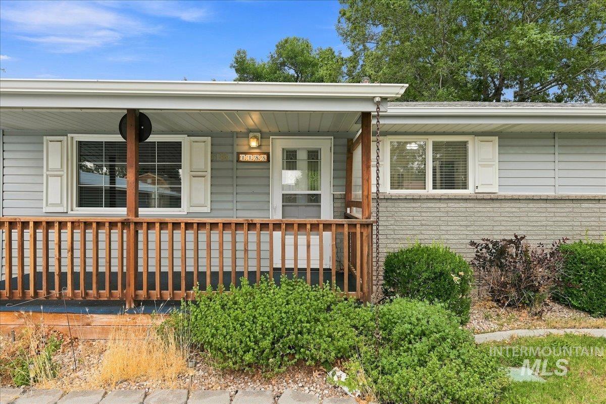 1188 Phelps Dr, Mountain Home, Idaho 83647, 3 Bedrooms, 1.5 Bathrooms, Residential For Sale, Price $249,900,MLS 98999282