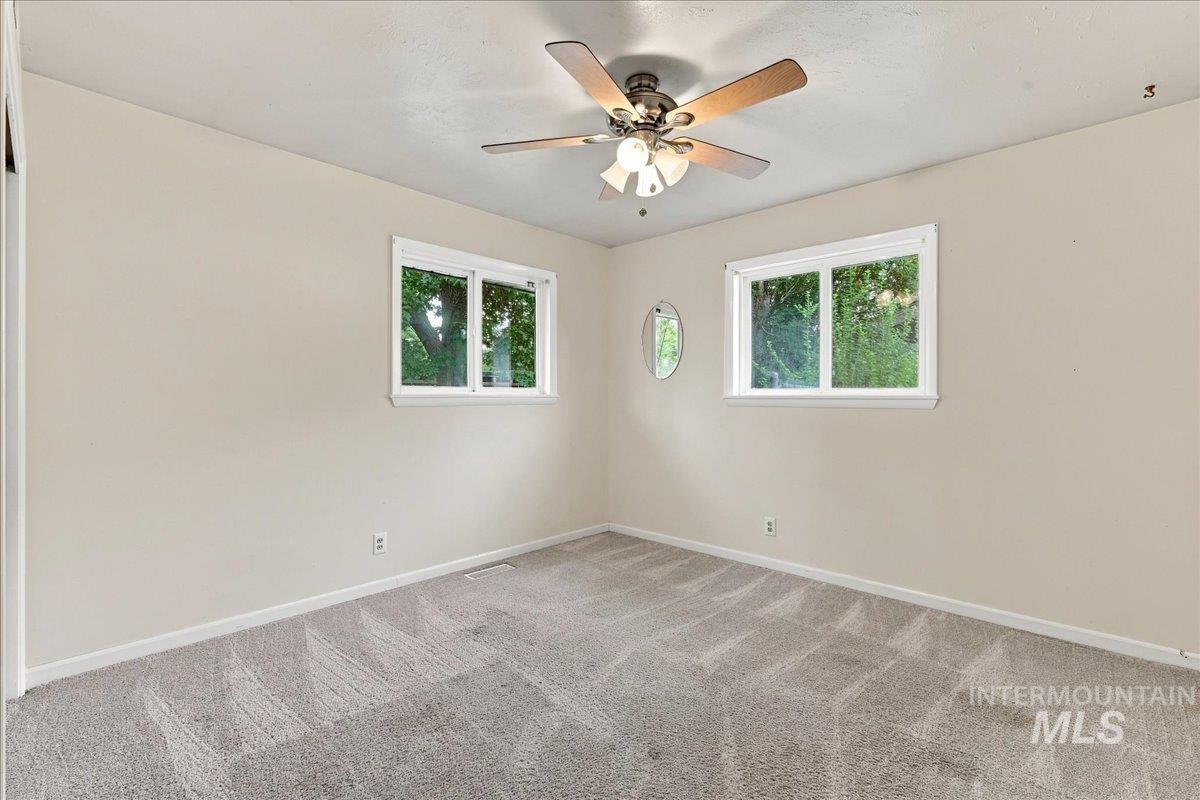 1188 Phelps Dr, Mountain Home, Idaho 83647, 3 Bedrooms, 1.5 Bathrooms, Residential For Sale, Price $249,900,MLS 98999282