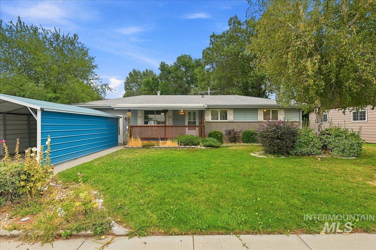 1188 Phelps Dr, Mountain Home, Idaho 83647, 3 Bedrooms, 1.5 Bathrooms, Residential For Sale, Price $249,900,MLS 98999282