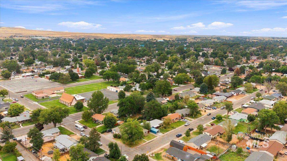 1188 Phelps Dr, Mountain Home, Idaho 83647, 3 Bedrooms, 1.5 Bathrooms, Residential For Sale, Price $249,900,MLS 98999282