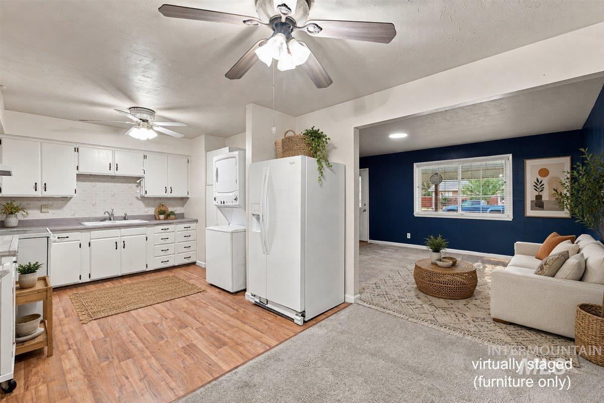 1188 Phelps Dr, Mountain Home, Idaho 83647, 3 Bedrooms, 1.5 Bathrooms, Residential For Sale, Price $249,900,MLS 98999282