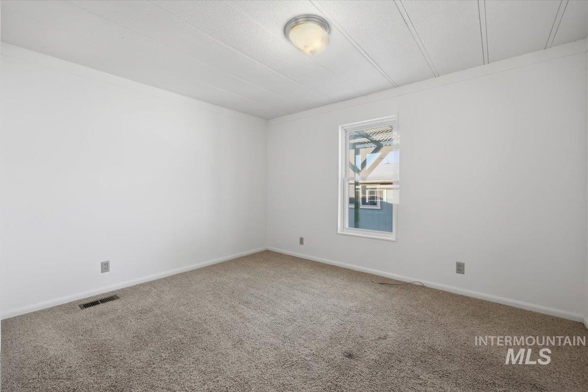 1907 W Flamingo, Nampa, Idaho 83651, 2 Bedrooms, 2 Bathrooms, Residential For Sale, Price $179,900,MLS 98999284