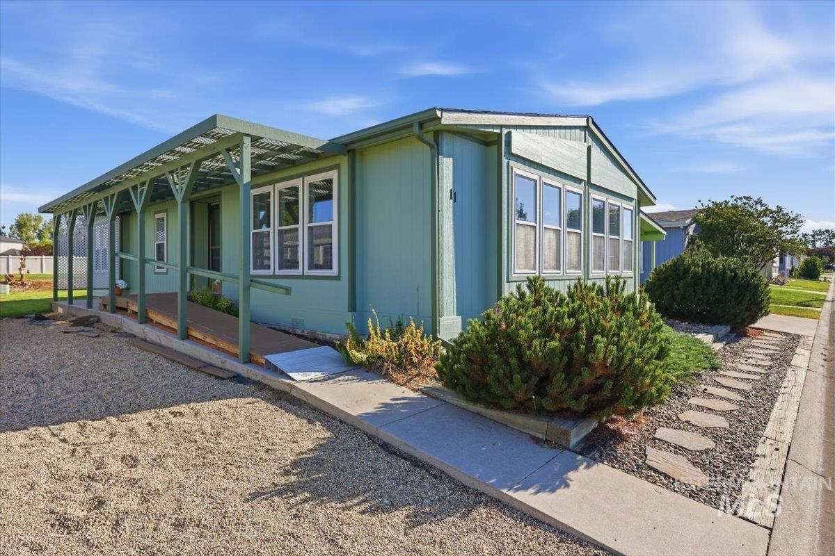 1907 W Flamingo, Nampa, Idaho 83651, 2 Bedrooms, 2 Bathrooms, Residential For Sale, Price $179,900,MLS 98999284