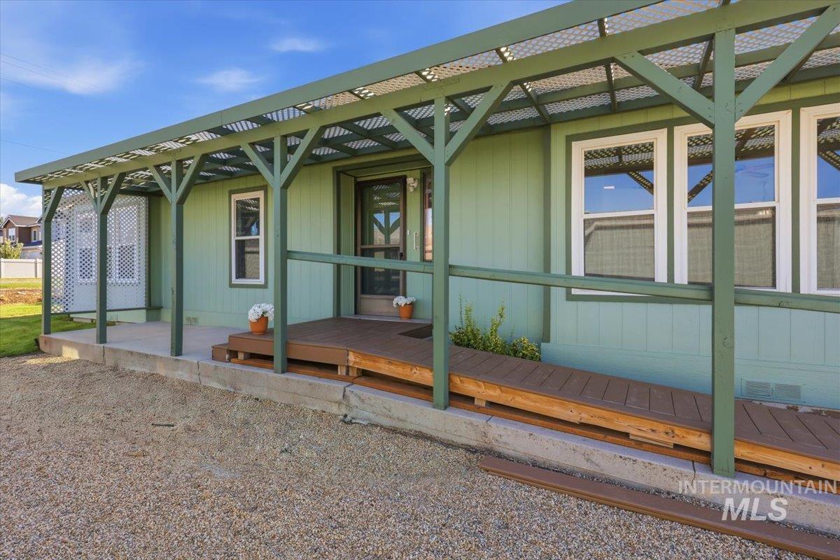 1907 W Flamingo, Nampa, Idaho 83651, 2 Bedrooms, 2 Bathrooms, Residential For Sale, Price $179,900,MLS 98999284