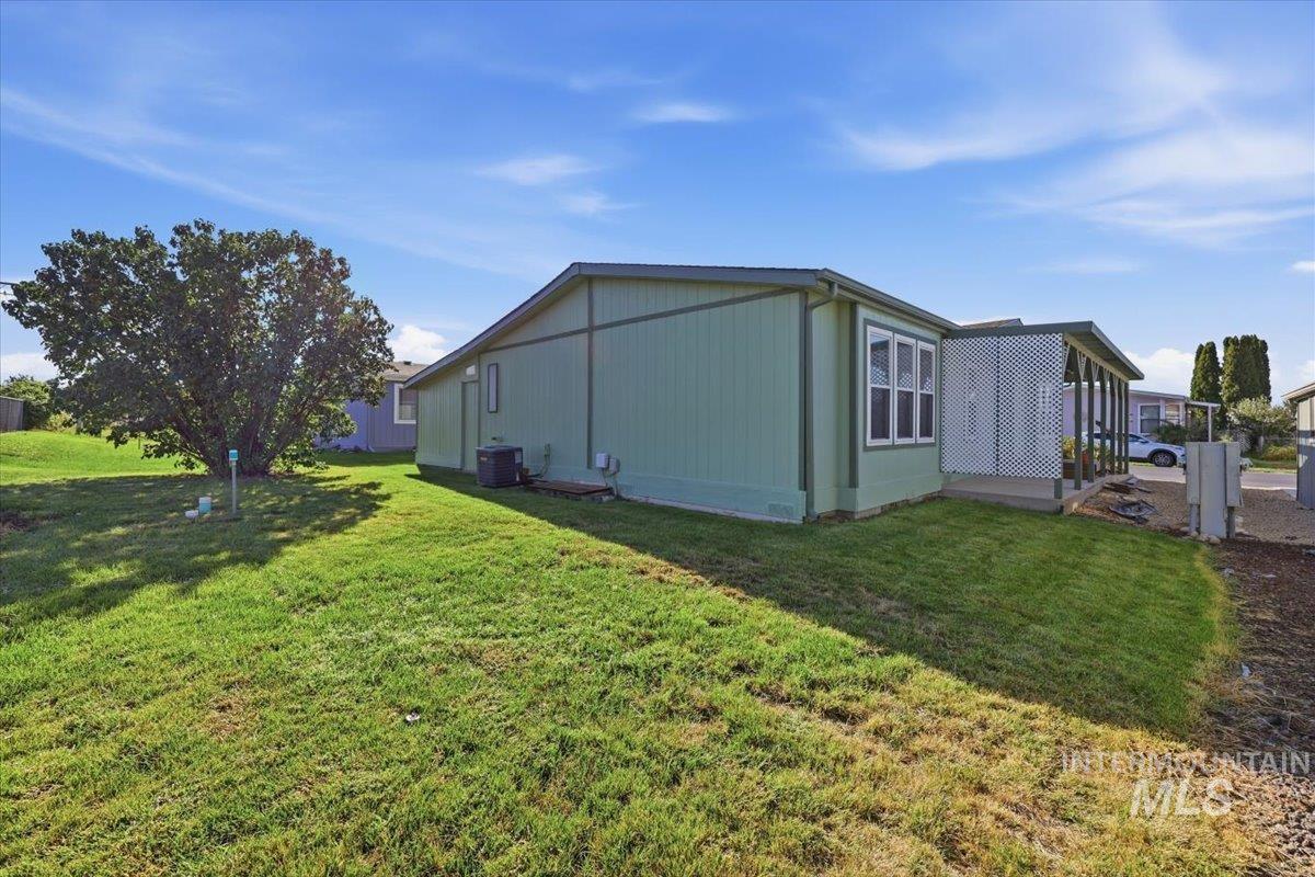 1907 W Flamingo, Nampa, Idaho 83651, 2 Bedrooms, 2 Bathrooms, Residential For Sale, Price $179,900,MLS 98999284