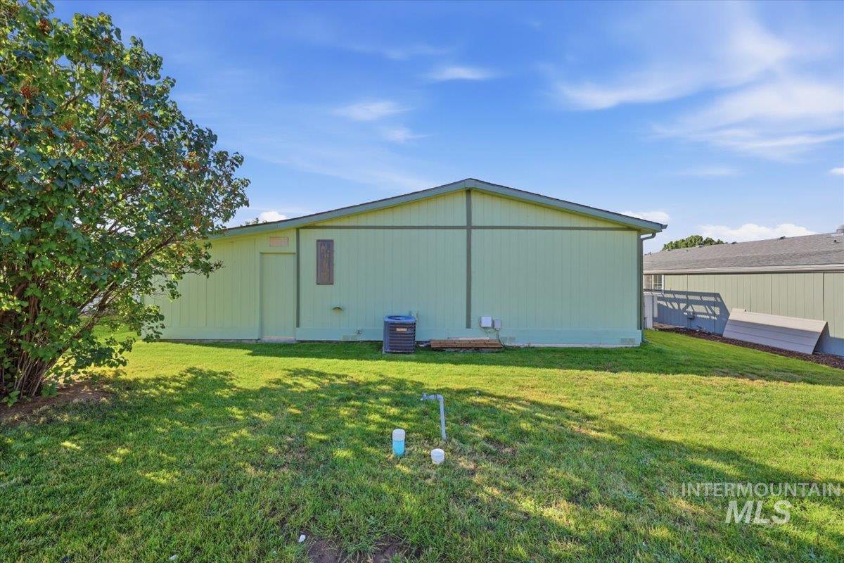 1907 W Flamingo, Nampa, Idaho 83651, 2 Bedrooms, 2 Bathrooms, Residential For Sale, Price $179,900,MLS 98999284