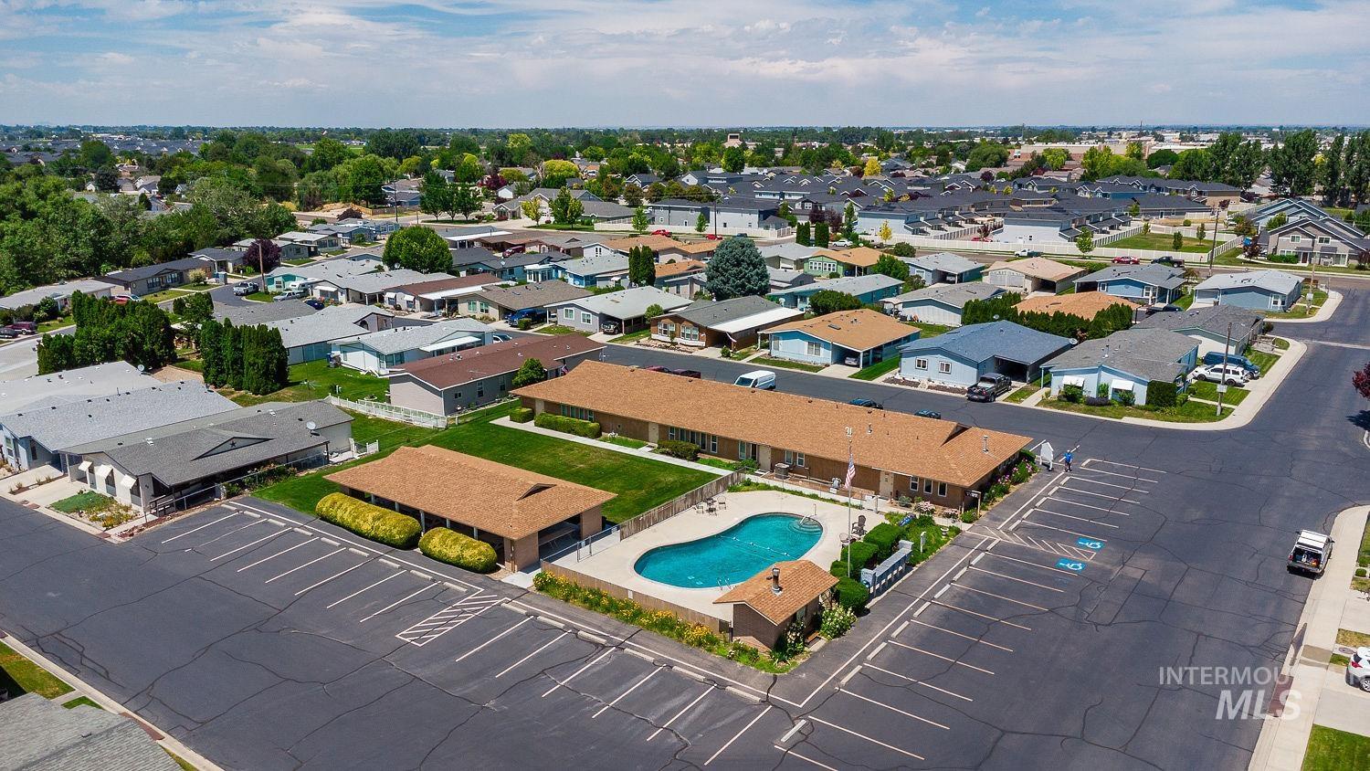 1907 W Flamingo, Nampa, Idaho 83651, 2 Bedrooms, 2 Bathrooms, Residential For Sale, Price $179,900,MLS 98999284
