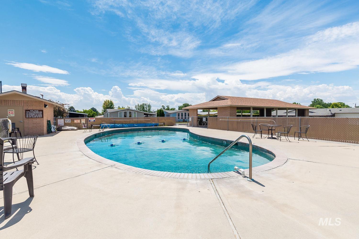 1907 W Flamingo, Nampa, Idaho 83651, 2 Bedrooms, 2 Bathrooms, Residential For Sale, Price $179,900,MLS 98999284