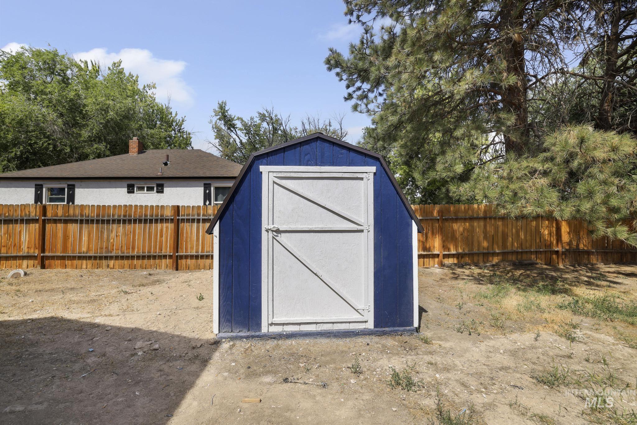 234 13th Ave W, Gooding, Idaho 83300, 4 Bedrooms, 1.5 Bathrooms, Residential For Sale, Price $290,000,MLS 98999290