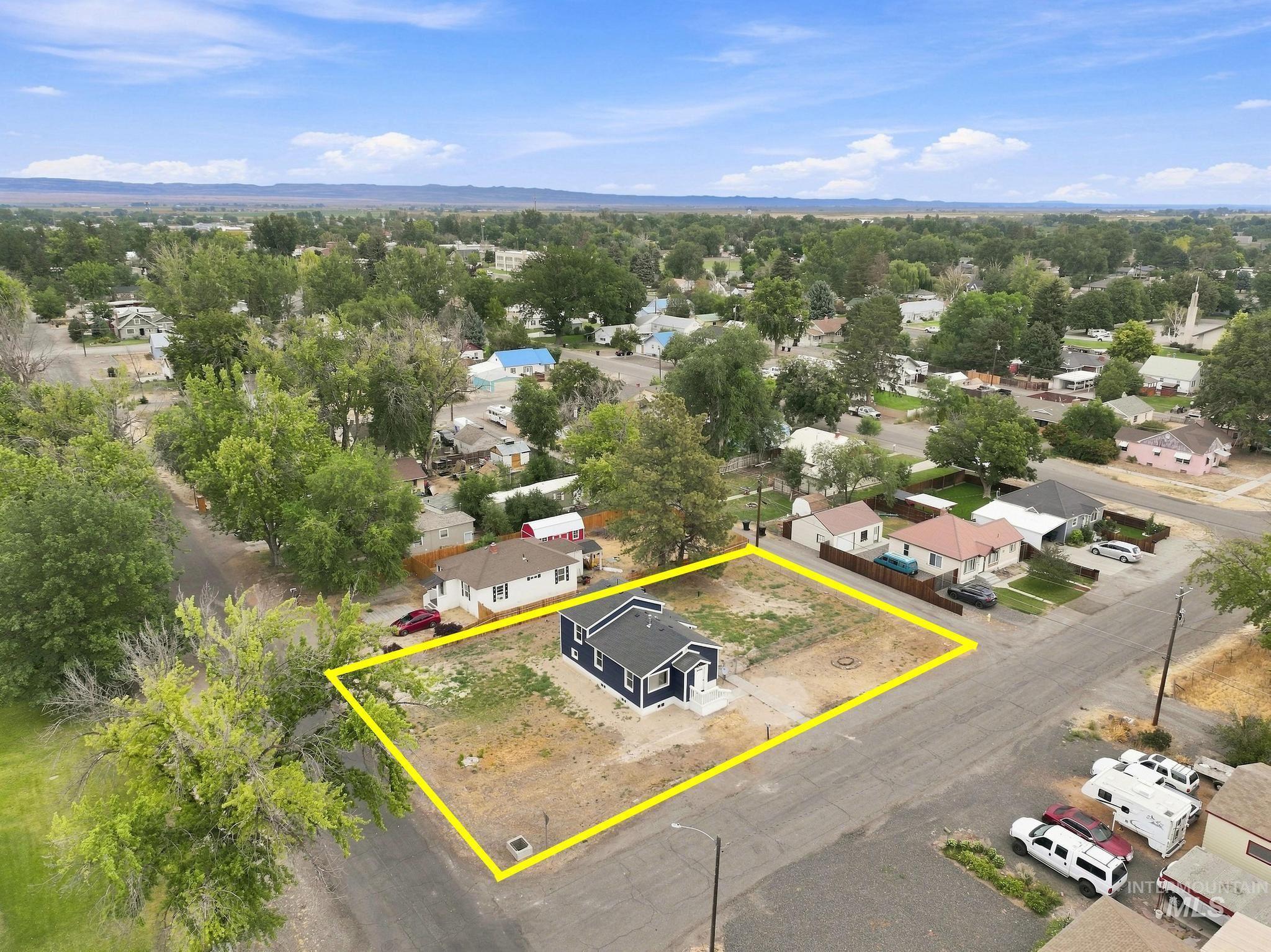 234 13th Ave W, Gooding, Idaho 83300, 4 Bedrooms, 1.5 Bathrooms, Residential For Sale, Price $290,000,MLS 98999290