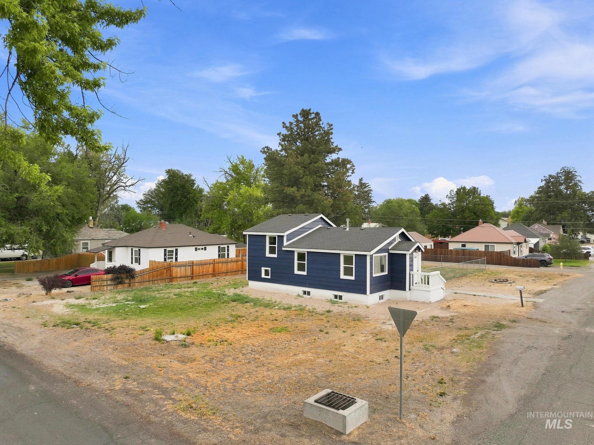 234 13th Ave W, Gooding, Idaho 83300, 4 Bedrooms, 1.5 Bathrooms, Residential For Sale, Price $290,000,MLS 98999290